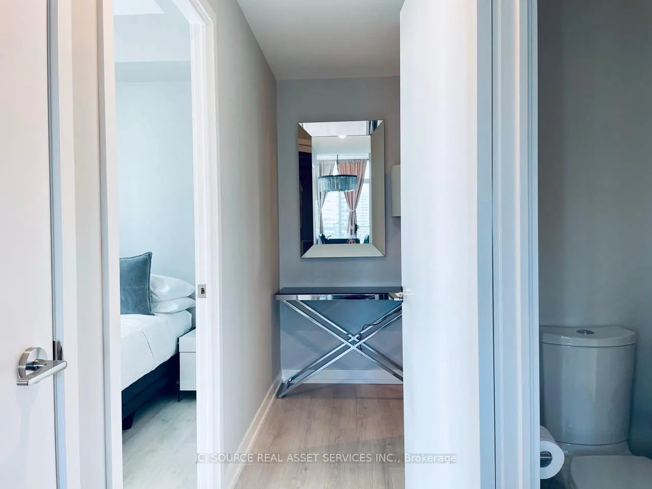 Photo 9 of Unit 2206, 33 Helendale Avenue, Toronto, Yonge-Eglinton — HOMEH