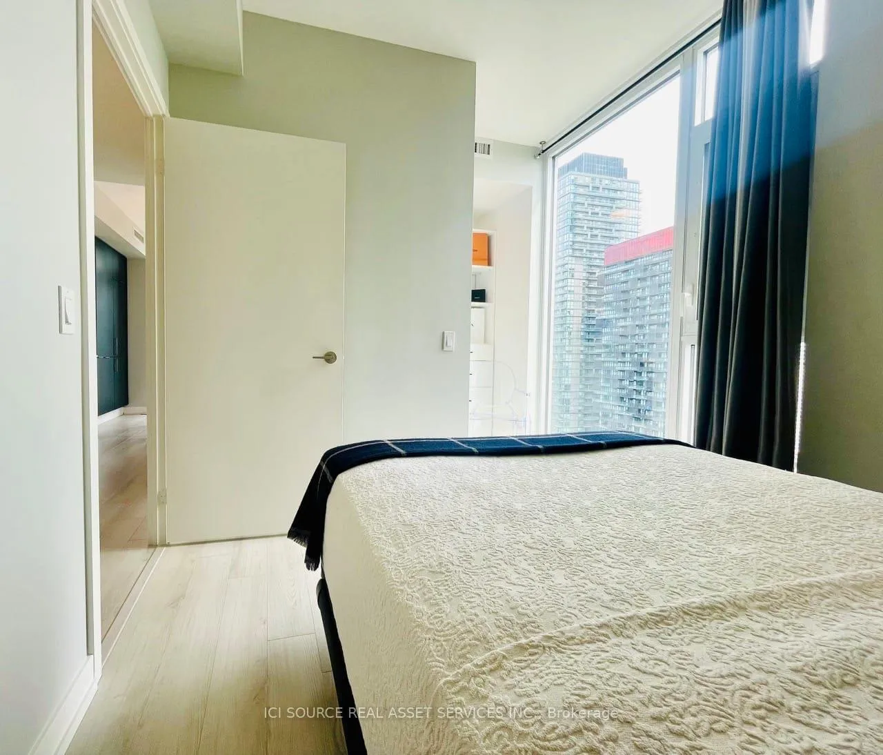 Photo 10 of Unit 2206, 33 Helendale Avenue, Toronto, Yonge-Eglinton — HOMEH