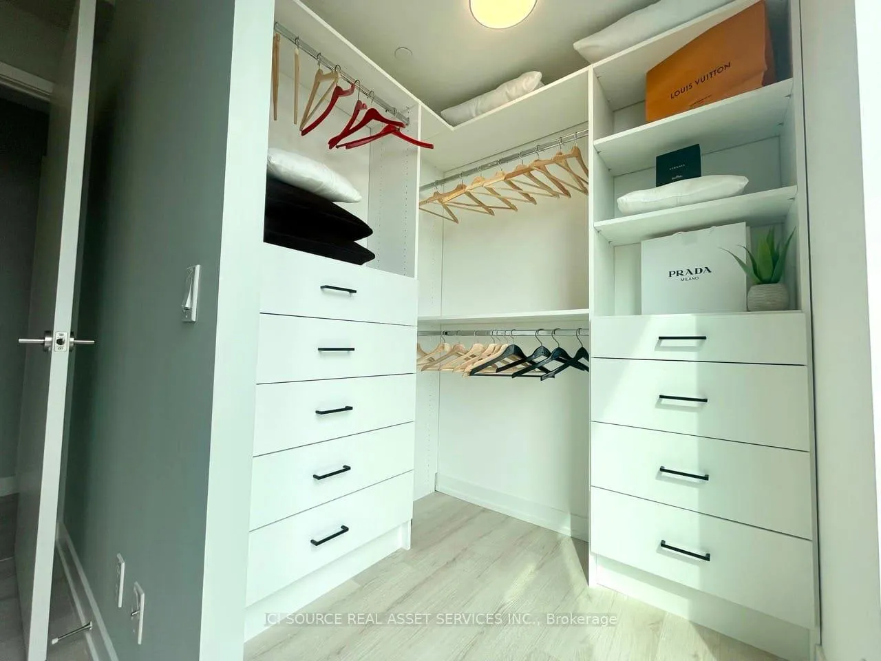 Photo 14 of Unit 2206, 33 Helendale Avenue, Toronto, Yonge-Eglinton — HOMEH