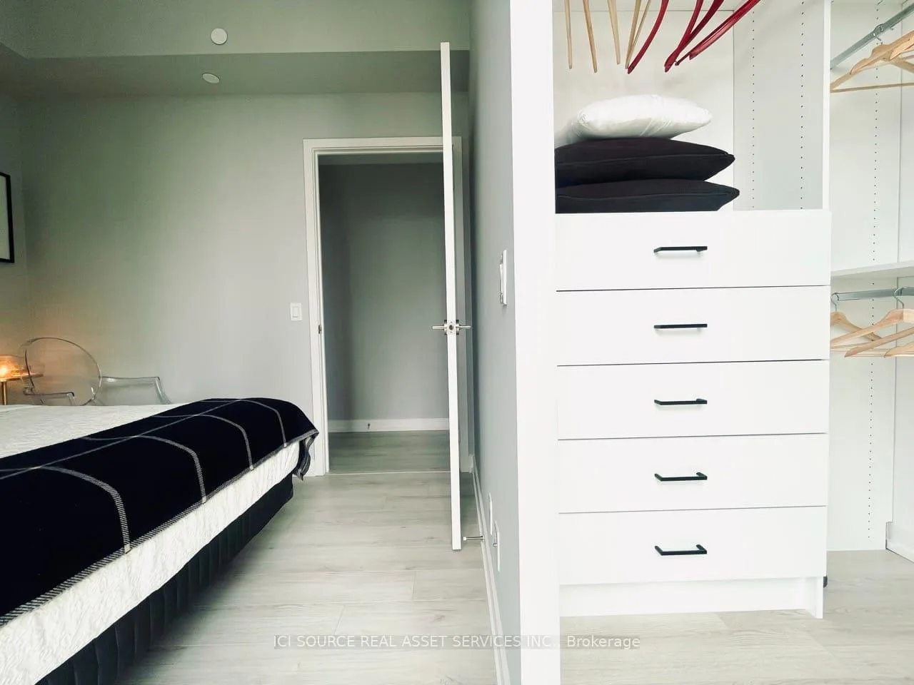 Photo 15 of Unit 2206, 33 Helendale Avenue, Toronto, Yonge-Eglinton — HOMEH
