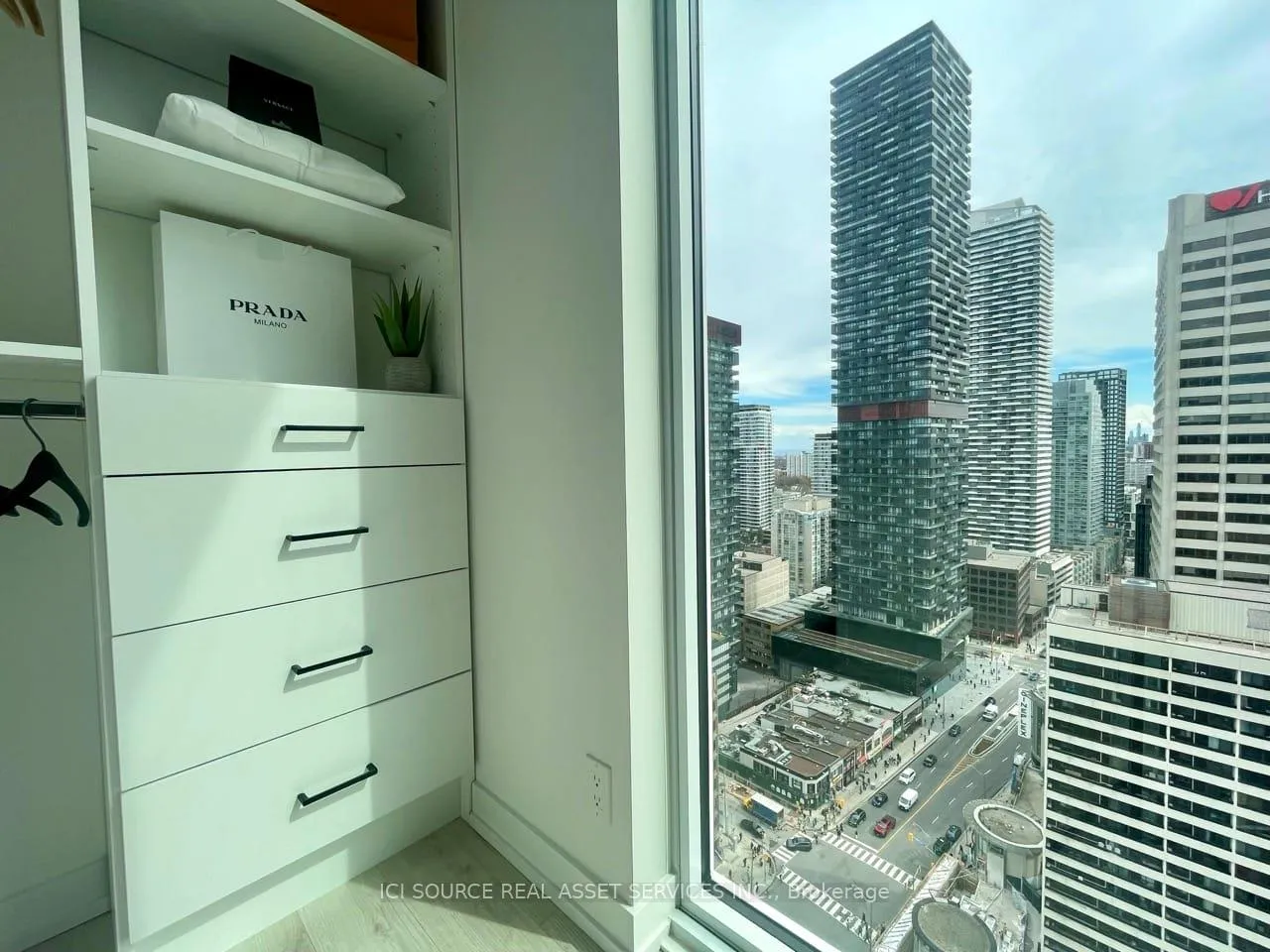 Photo 16 of Unit 2206, 33 Helendale Avenue, Toronto, Yonge-Eglinton — HOMEH