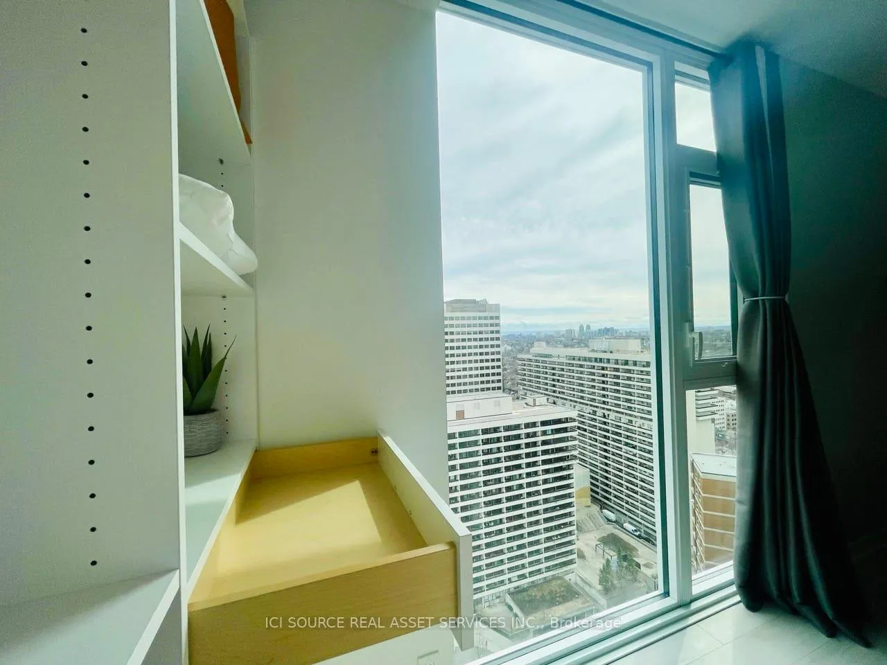 Photo 17 of Unit 2206, 33 Helendale Avenue, Toronto, Yonge-Eglinton — HOMEH