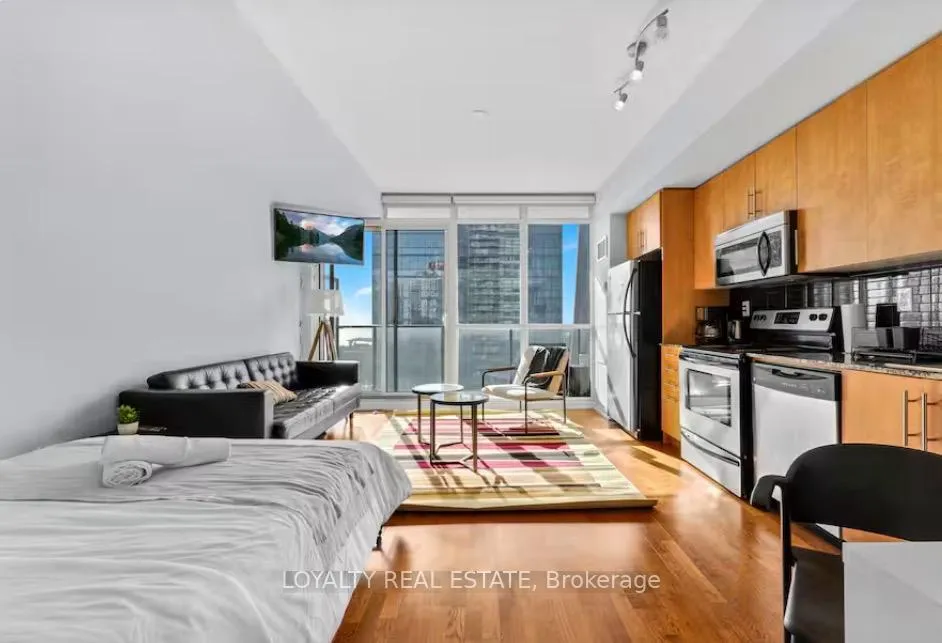 Photo 4 of Unit 3503, 65 Bremner Boulevard, Toronto, Waterfront Communities — HOMEH