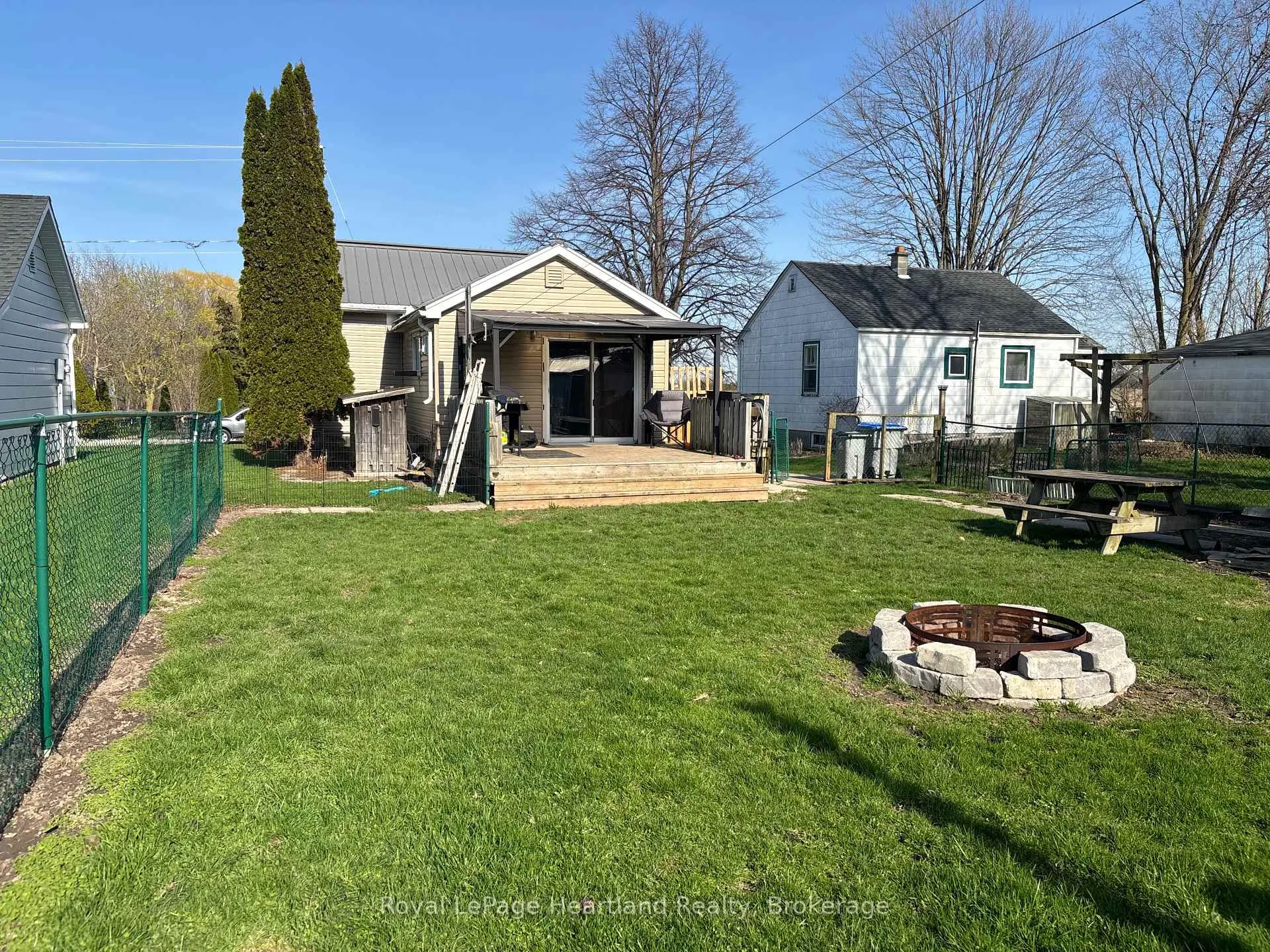 Photo 14 of 38 Goshen Street S, Bluewater, Zurich — HOMEH