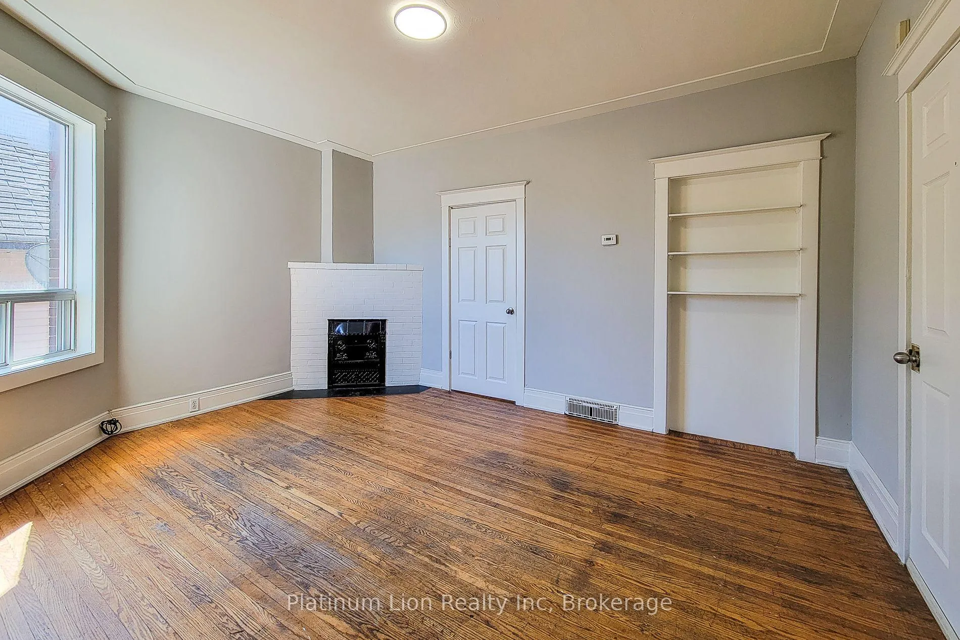 Photo 4 of Unit UPPER, 254 Emerald Street N, Hamilton, Stinson — HOMEH