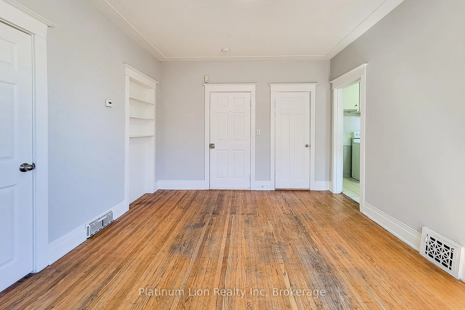Photo 5 of Unit UPPER, 254 Emerald Street N, Hamilton, Stinson — HOMEH