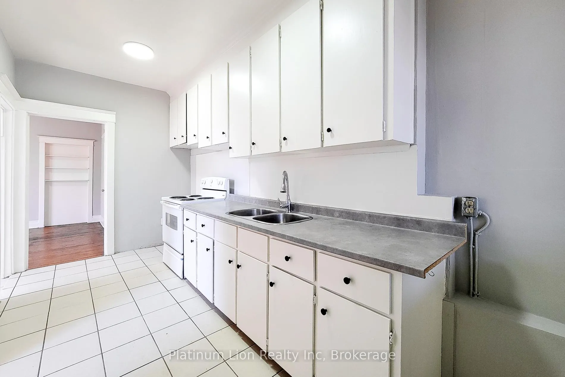 Photo 7 of Unit UPPER, 254 Emerald Street N, Hamilton, Stinson — HOMEH