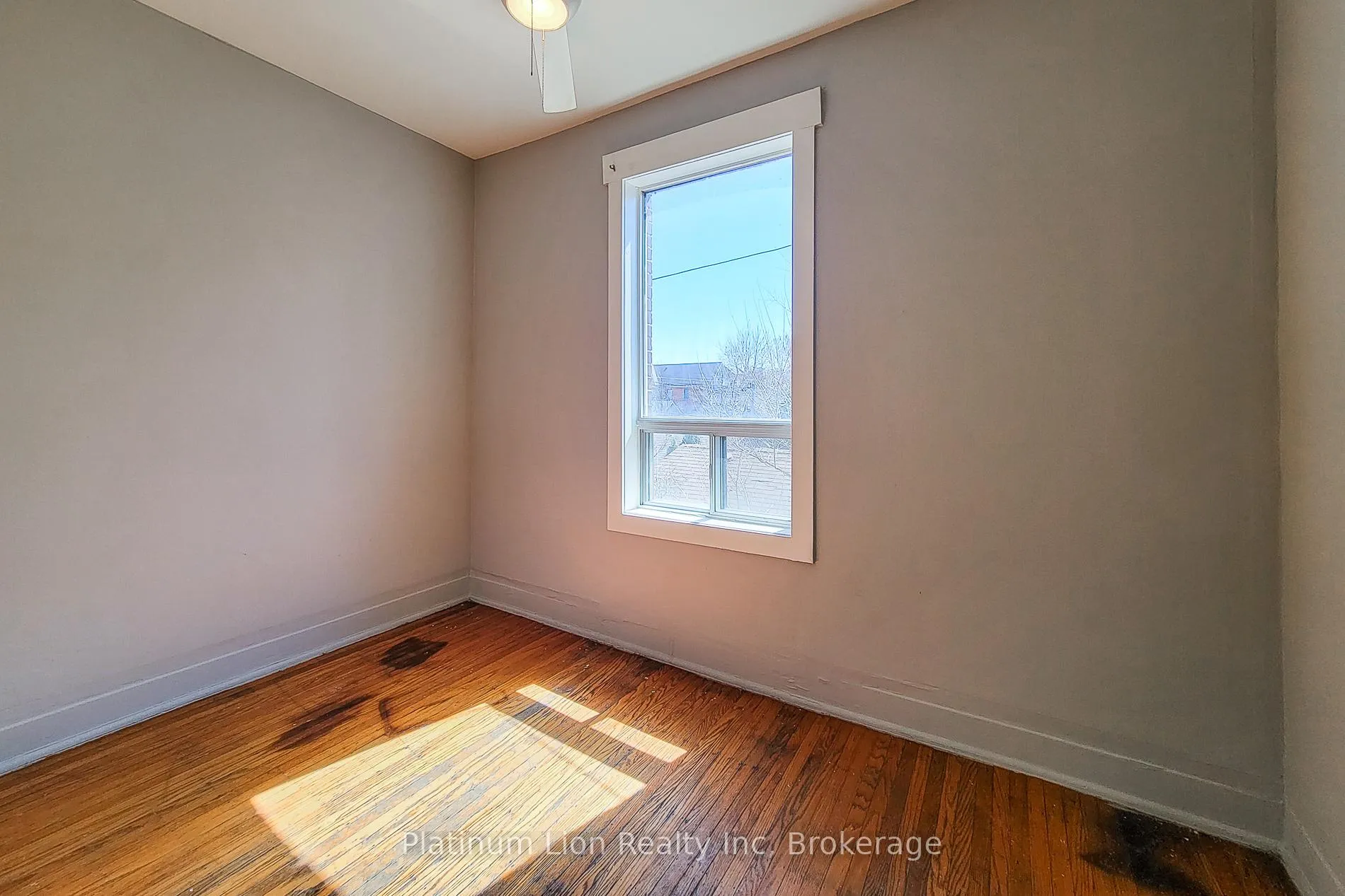 Photo 16 of Unit UPPER, 254 Emerald Street N, Hamilton, Stinson — HOMEH