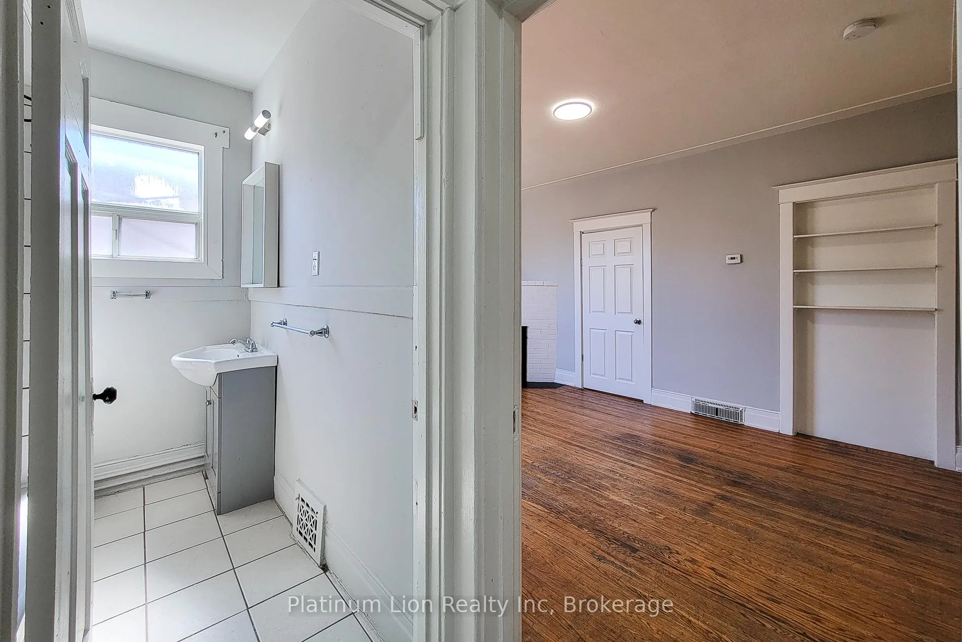Photo 17 of Unit UPPER, 254 Emerald Street N, Hamilton, Stinson — HOMEH