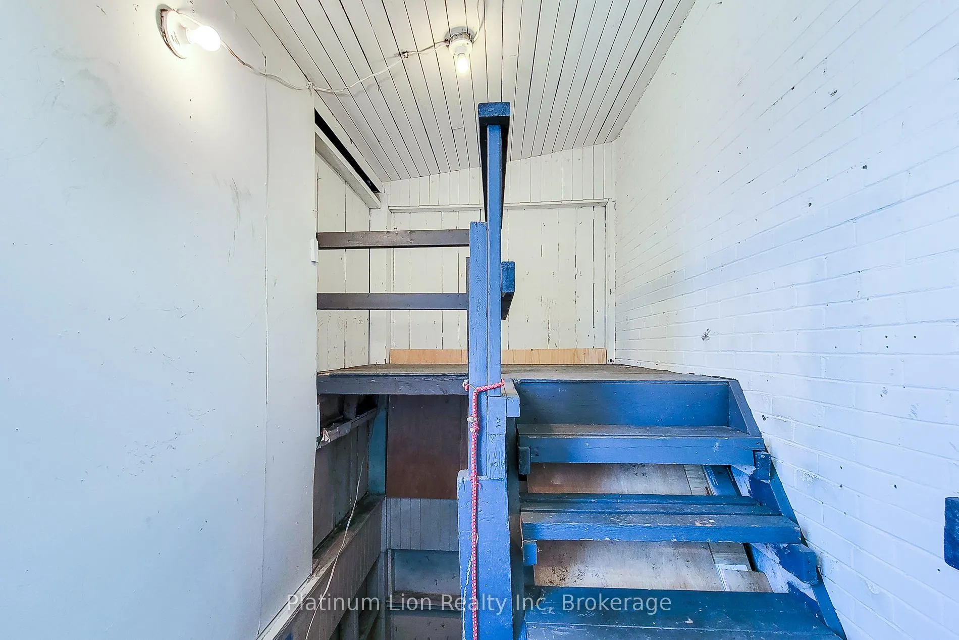 Photo 22 of Unit UPPER, 254 Emerald Street N, Hamilton, Stinson — HOMEH
