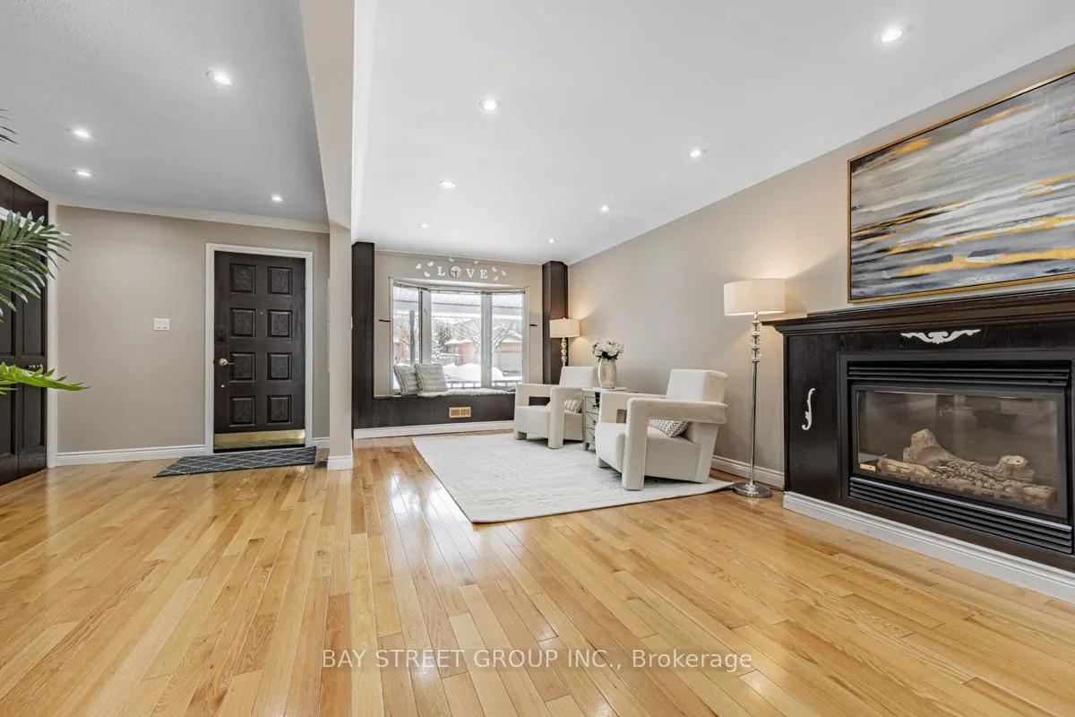 Photo 6 of 220 Larkin Avenue, Markham, Markham Village — HOMEH