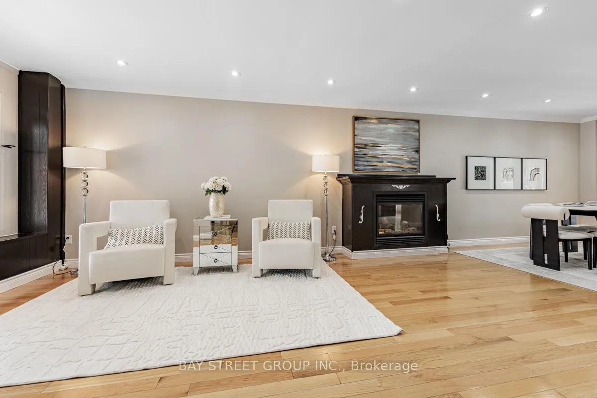 Photo 8 of 220 Larkin Avenue, Markham, Markham Village — HOMEH