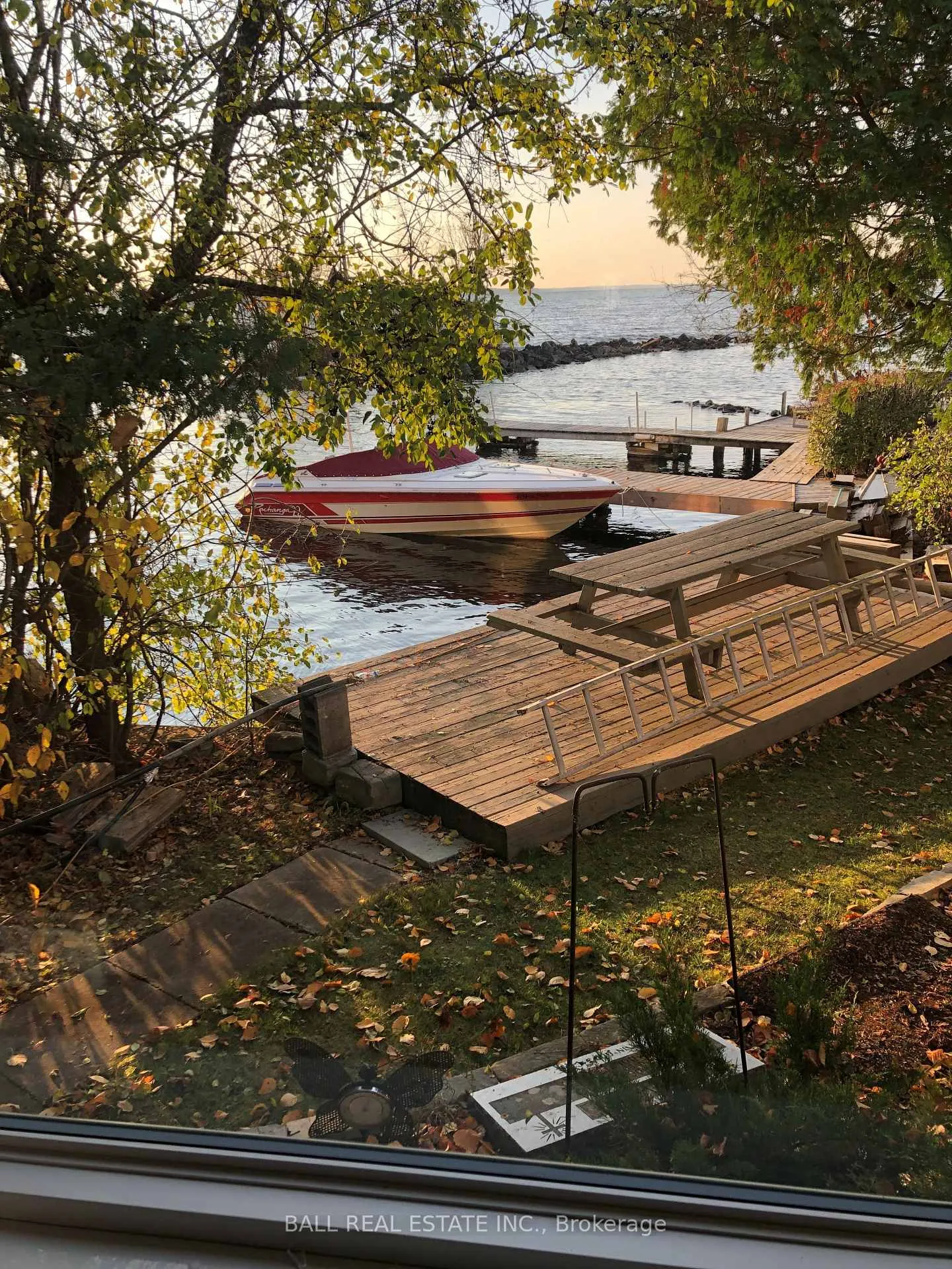Photo 12 of 293 Riverside Drive, Kawartha Lakes, Bobcaygeon — HOMEH