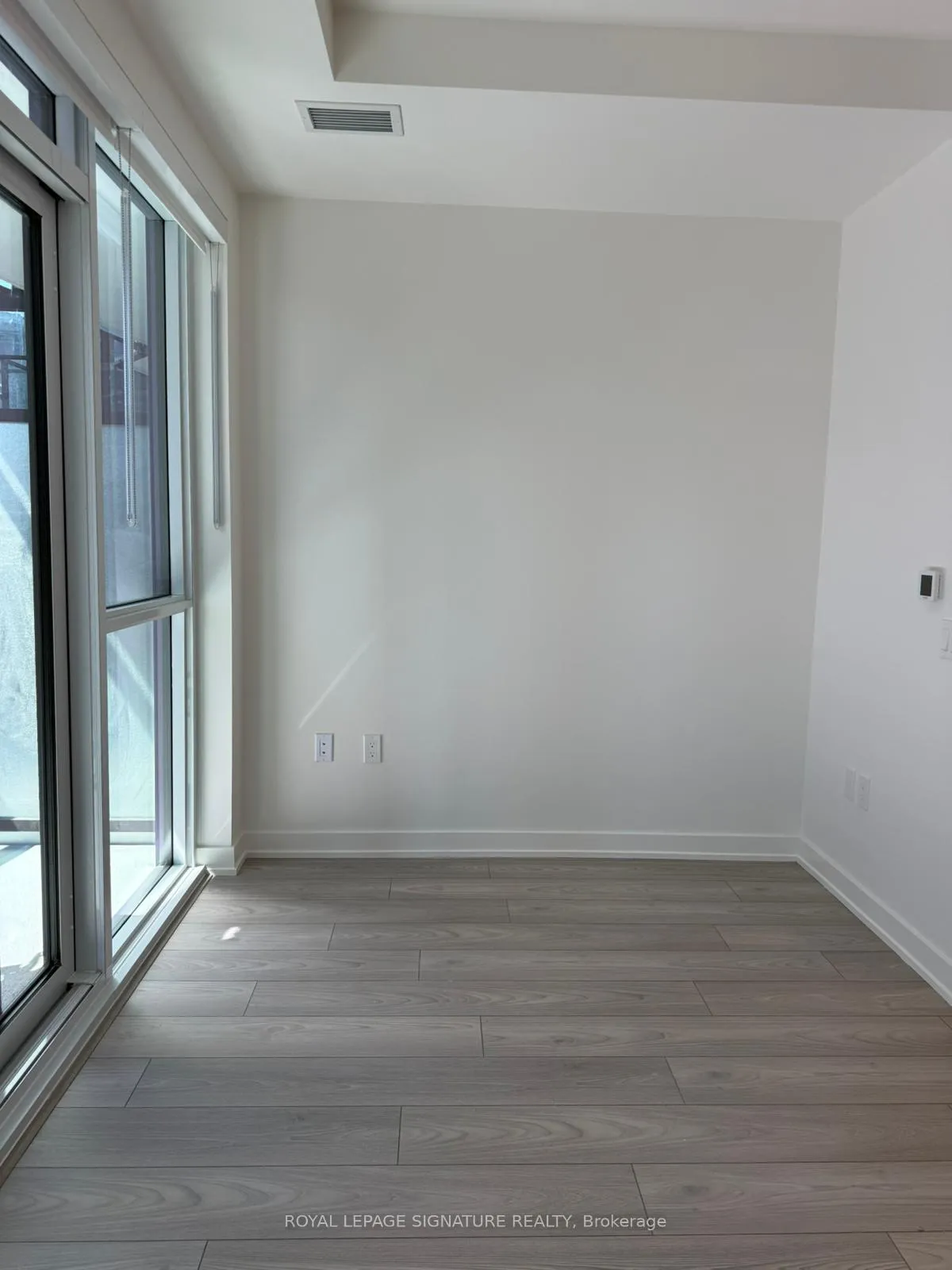 Photo 7 of Unit 707, 110 Broadway Avenue, Toronto, Mount Pleasant West — HOMEH