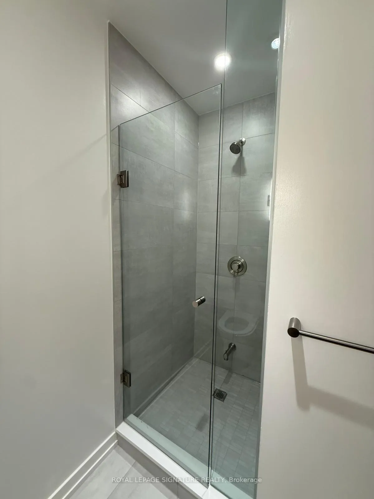 Photo 10 of Unit 707, 110 Broadway Avenue, Toronto, Mount Pleasant West — HOMEH