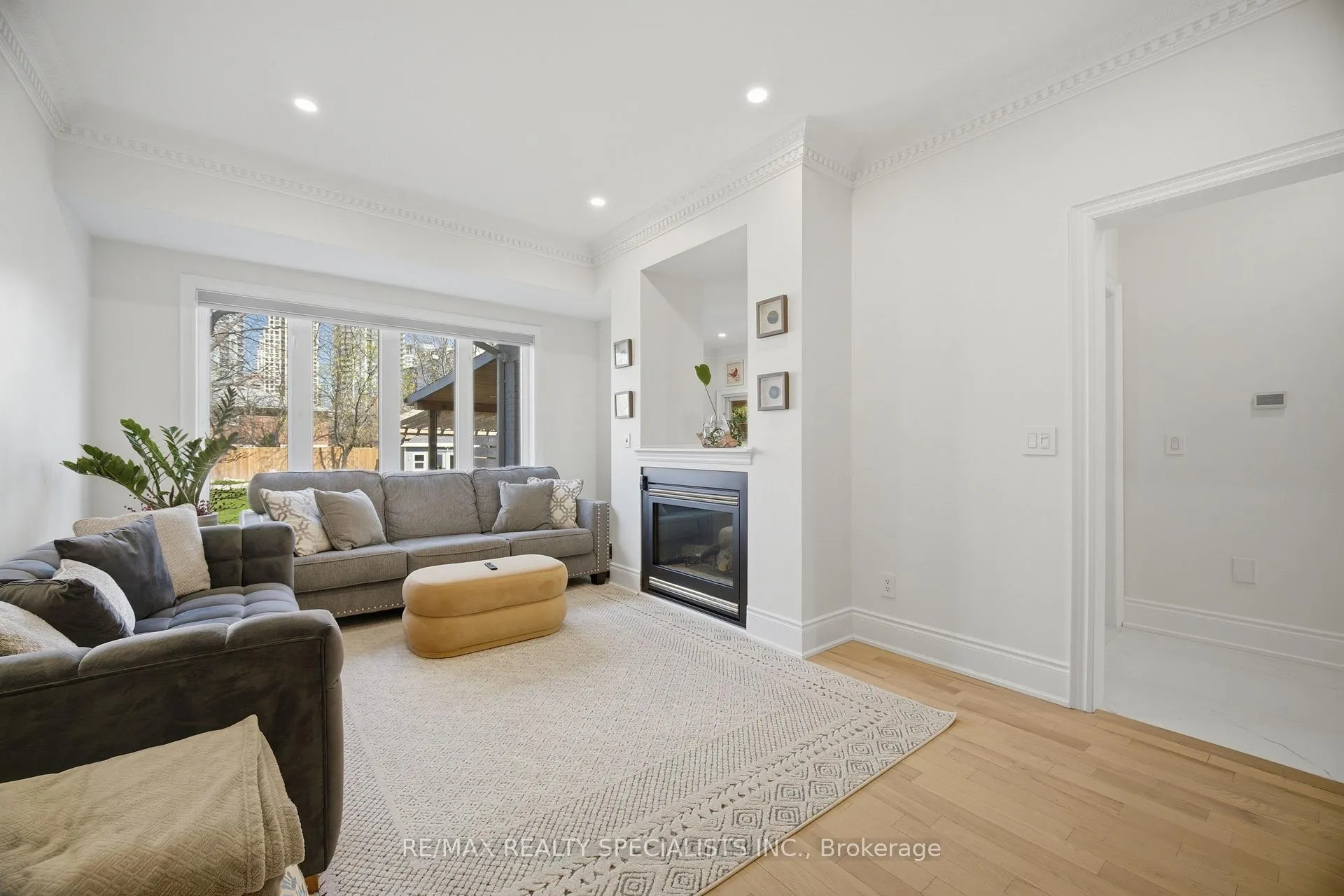Photo 10 of 57 Fairview Road W, Mississauga, Fairview — HOMEH