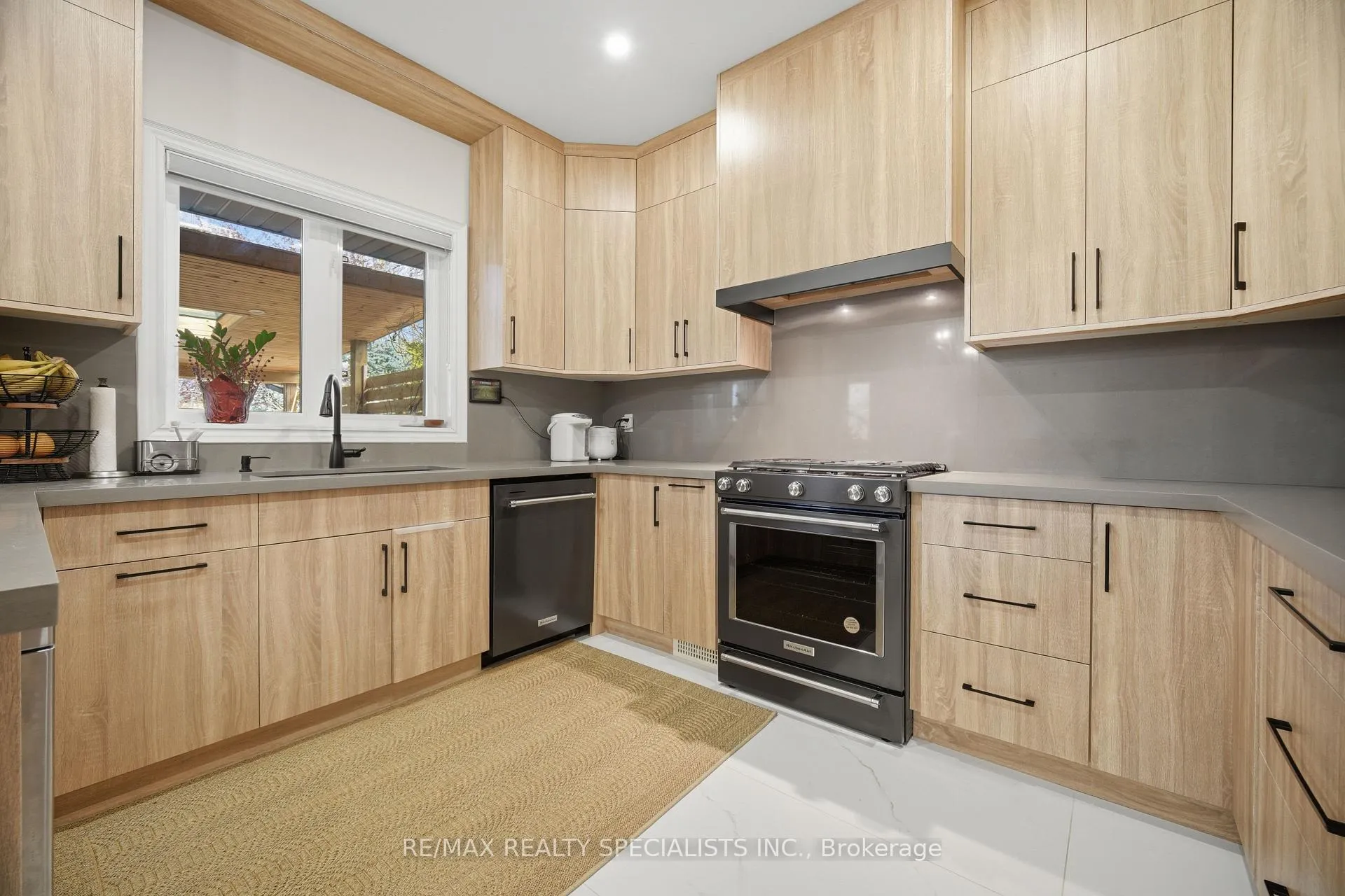 Photo 12 of 57 Fairview Road W, Mississauga, Fairview — HOMEH