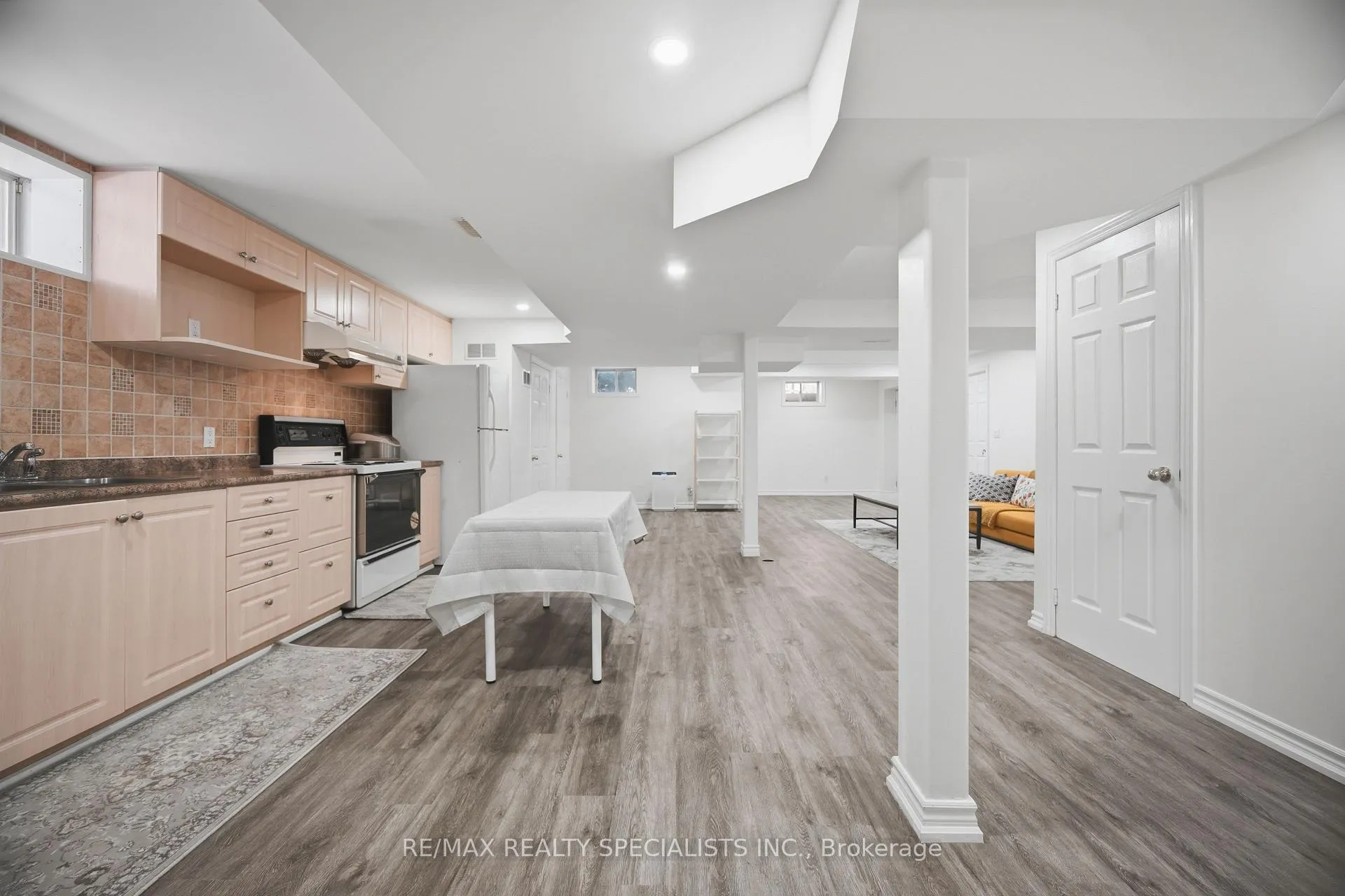 Photo 36 of 57 Fairview Road W, Mississauga, Fairview — HOMEH