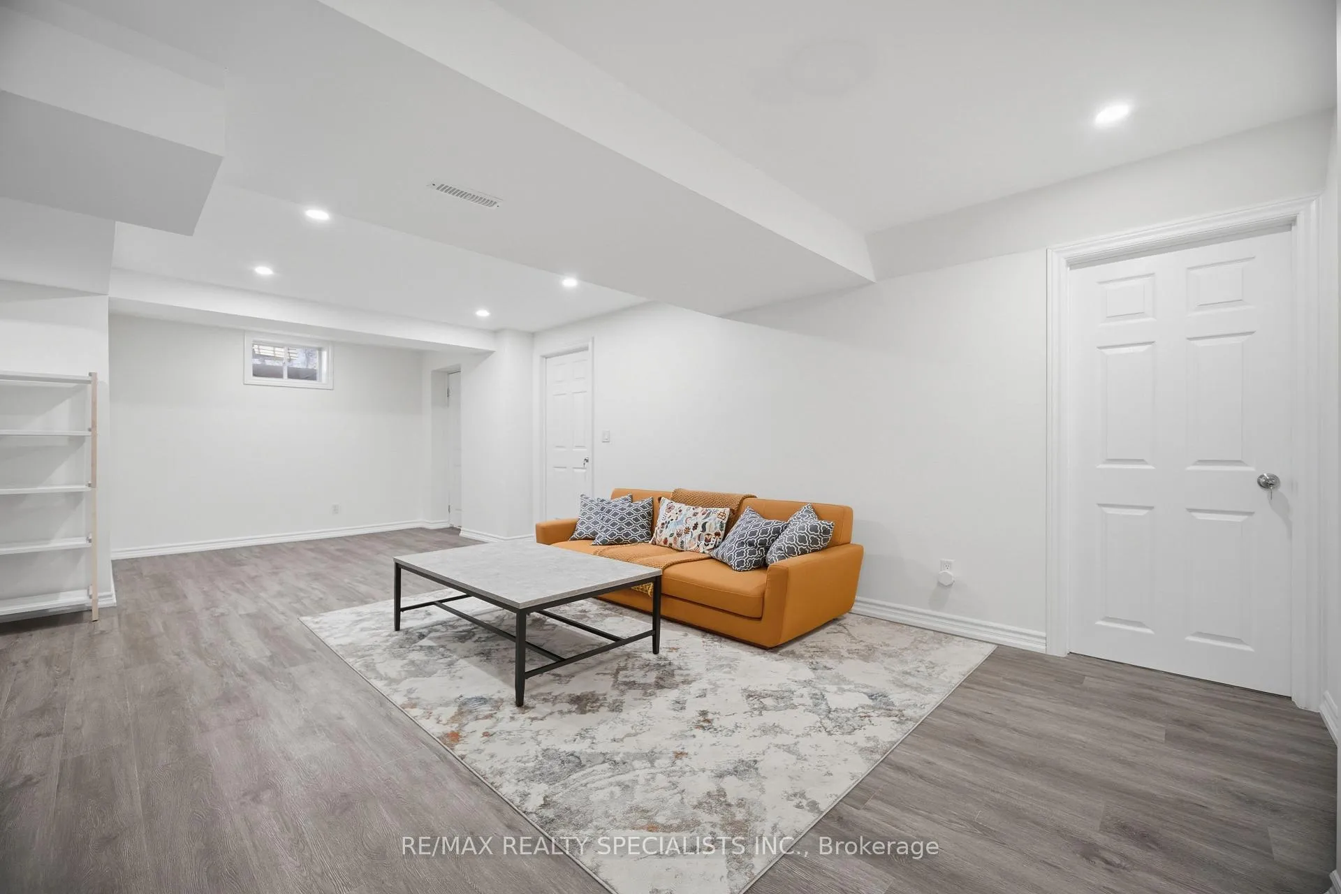 Photo 37 of 57 Fairview Road W, Mississauga, Fairview — HOMEH