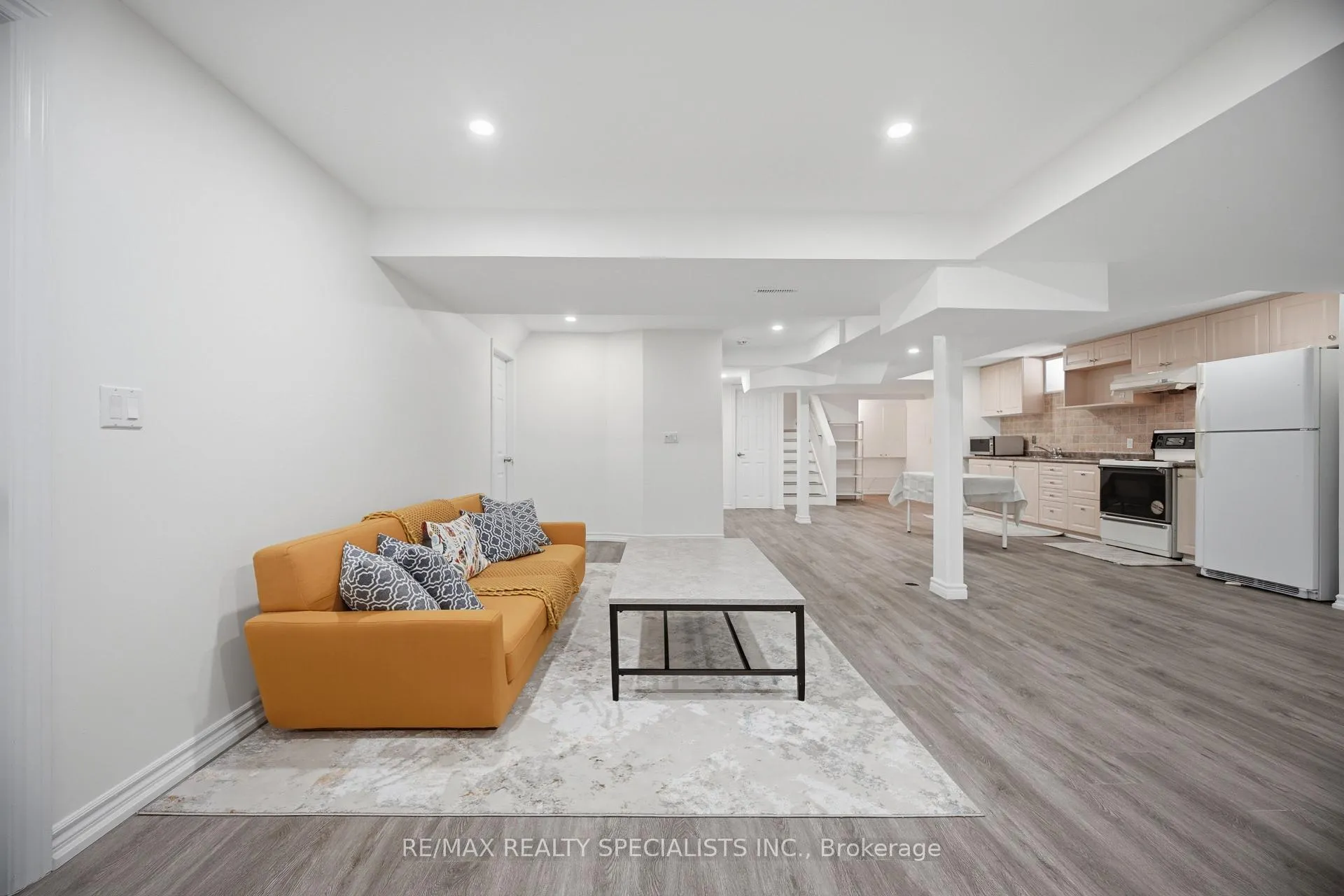 Photo 38 of 57 Fairview Road W, Mississauga, Fairview — HOMEH