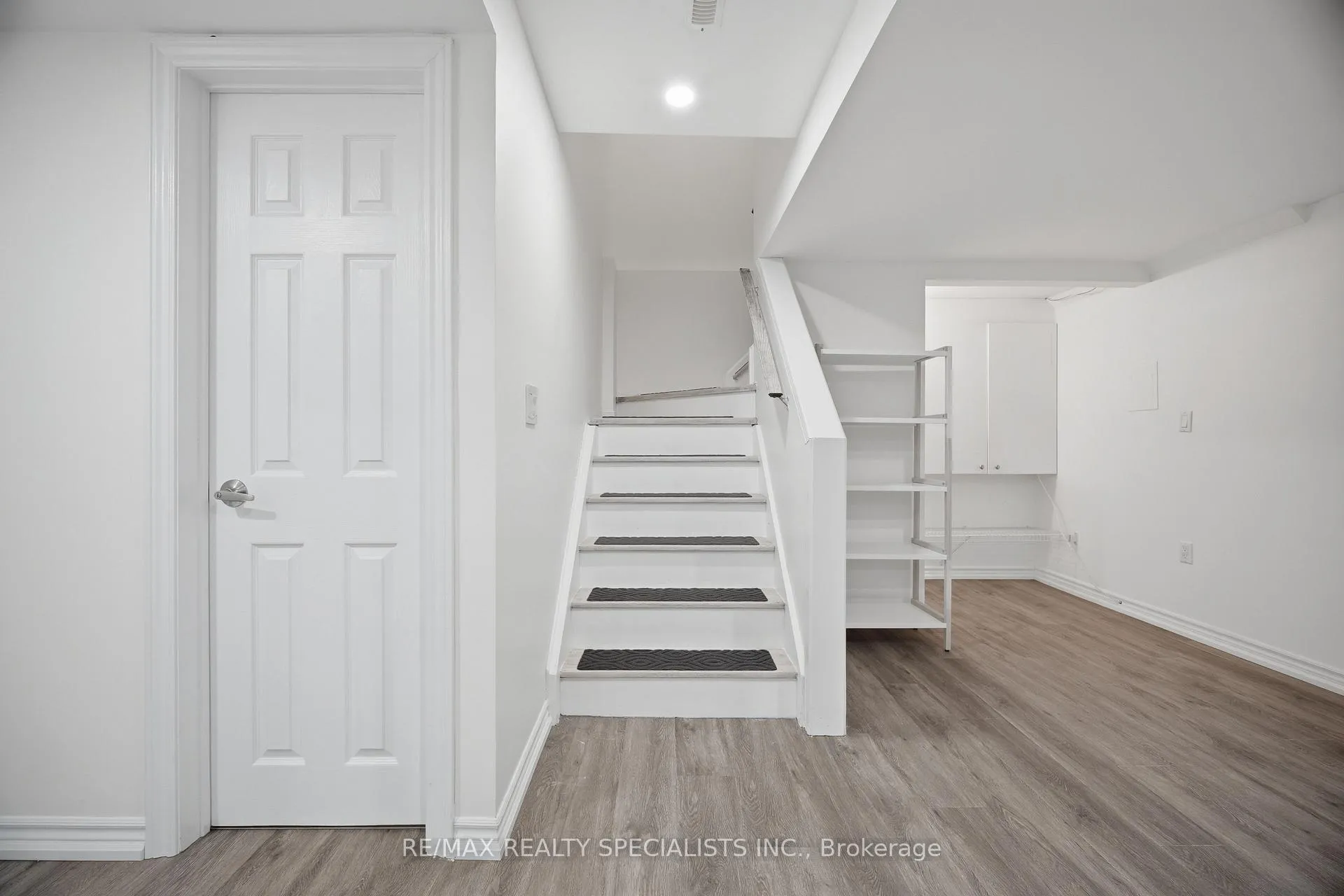 Photo 42 of 57 Fairview Road W, Mississauga, Fairview — HOMEH