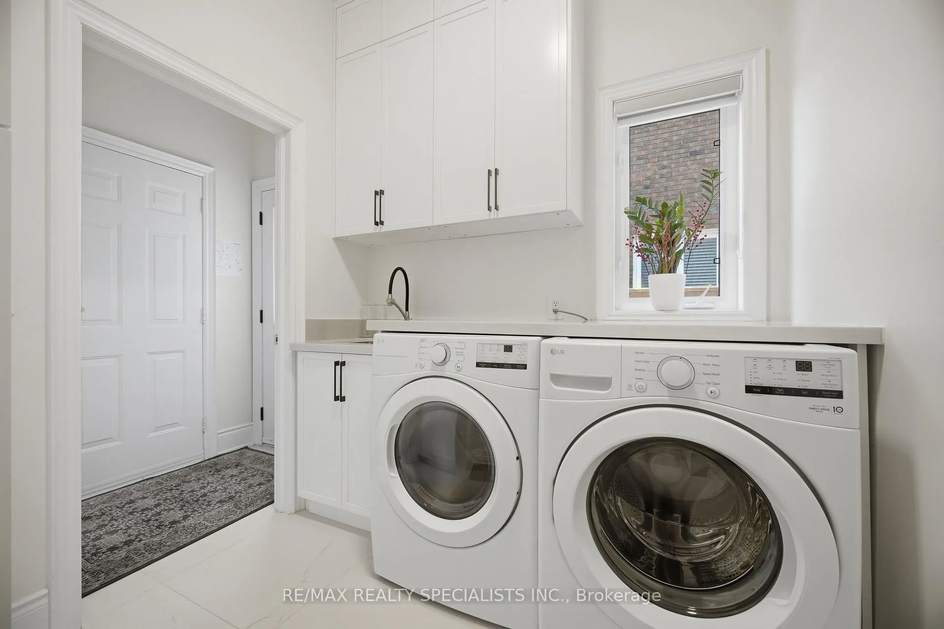 Photo 43 of 57 Fairview Road W, Mississauga, Fairview — HOMEH