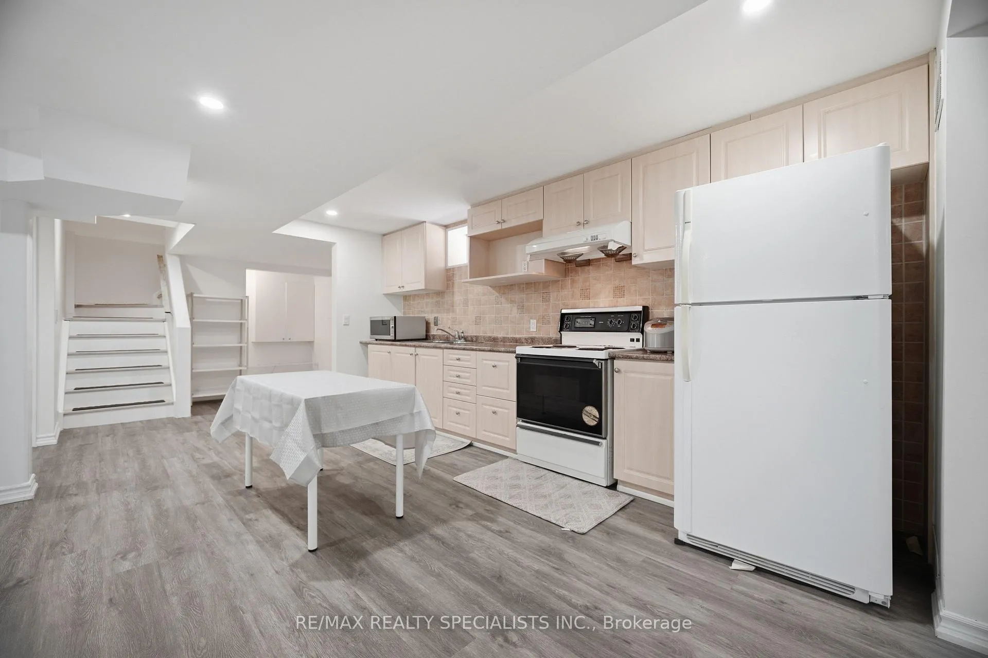 Photo 49 of 57 Fairview Road W, Mississauga, Fairview — HOMEH