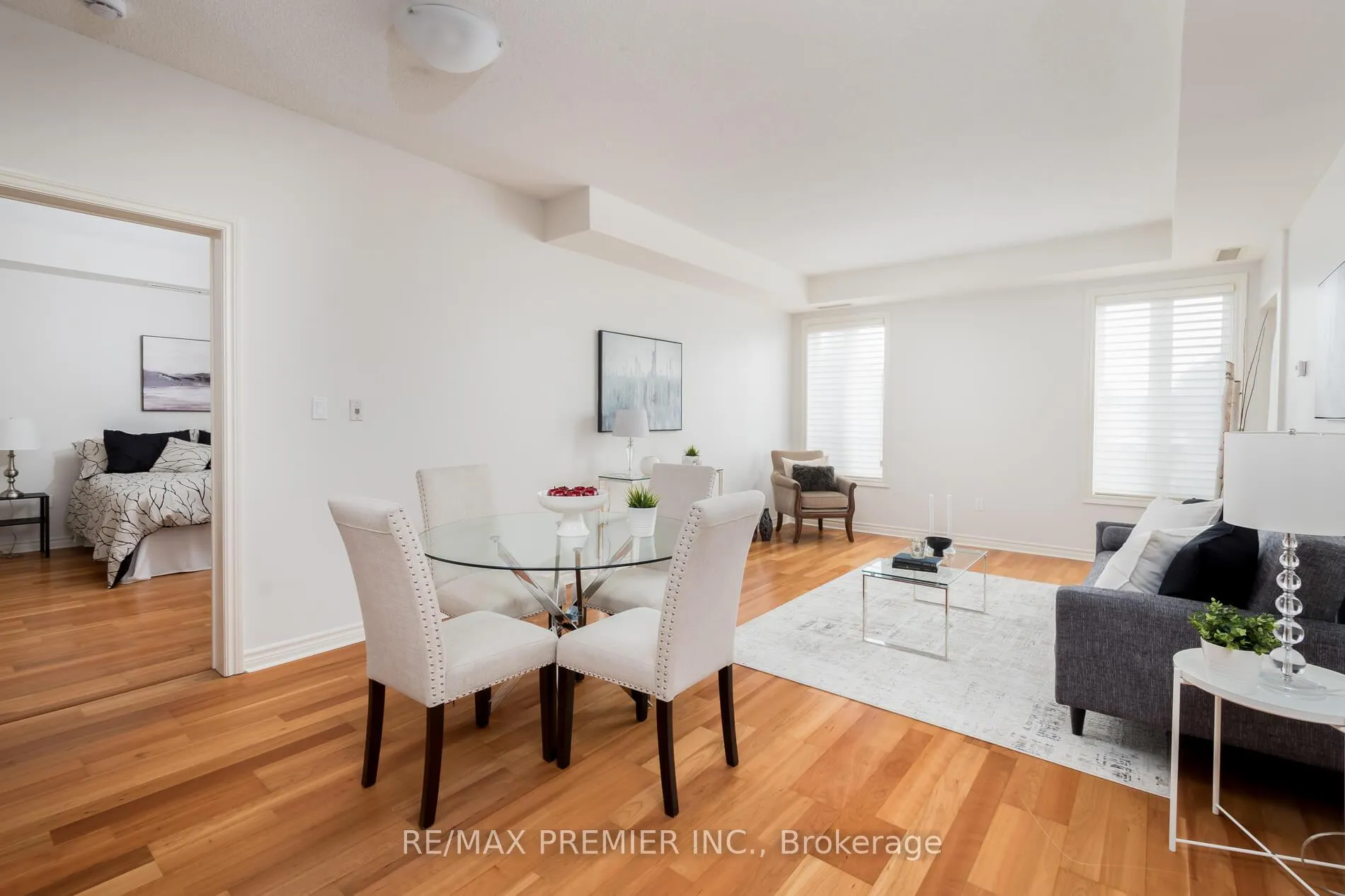 Photo 9 of Unit 206, 4620 Highway 7, Vaughan, East Woodbridge — HOMEH