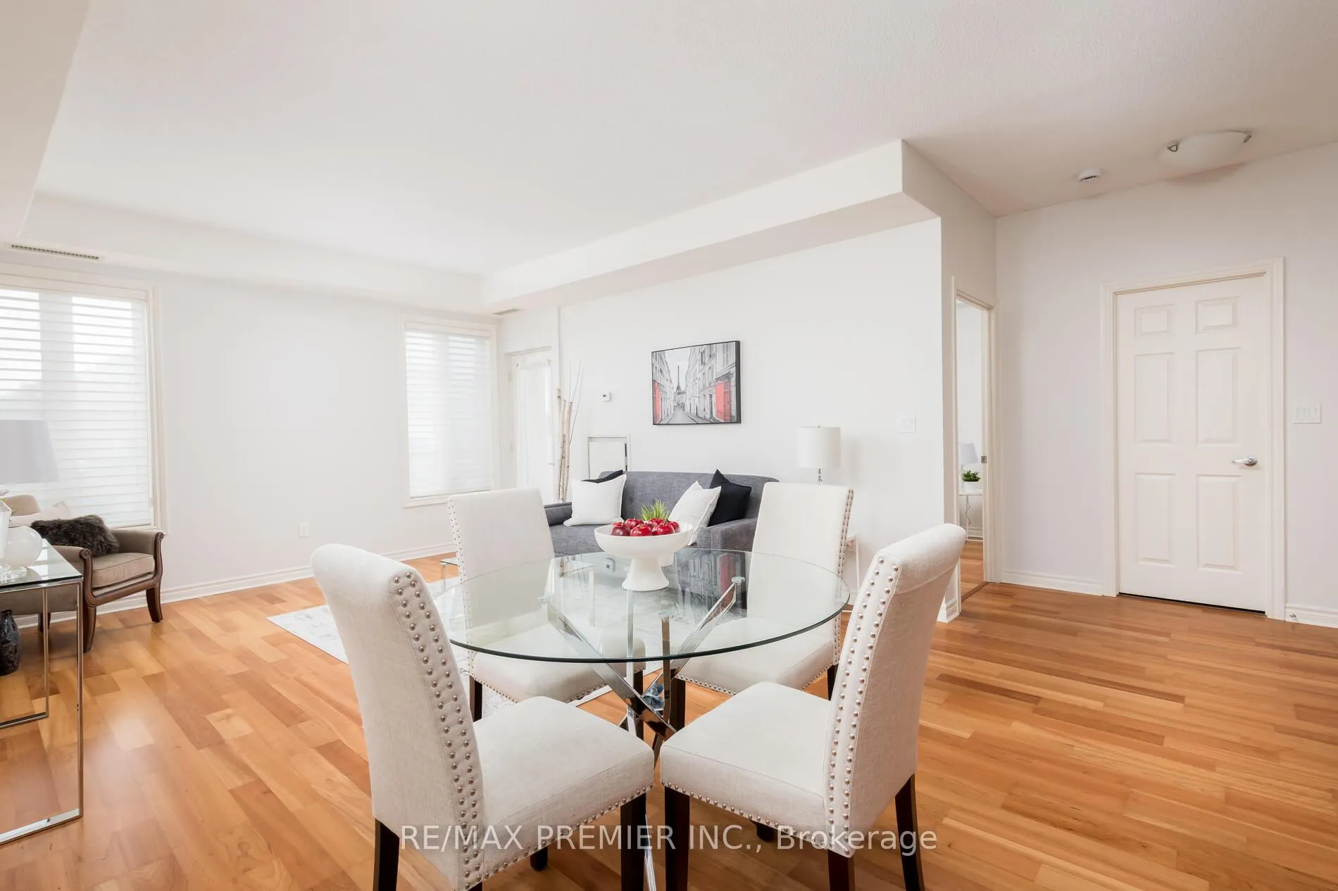 Photo 11 of Unit 206, 4620 Highway 7, Vaughan, East Woodbridge — HOMEH