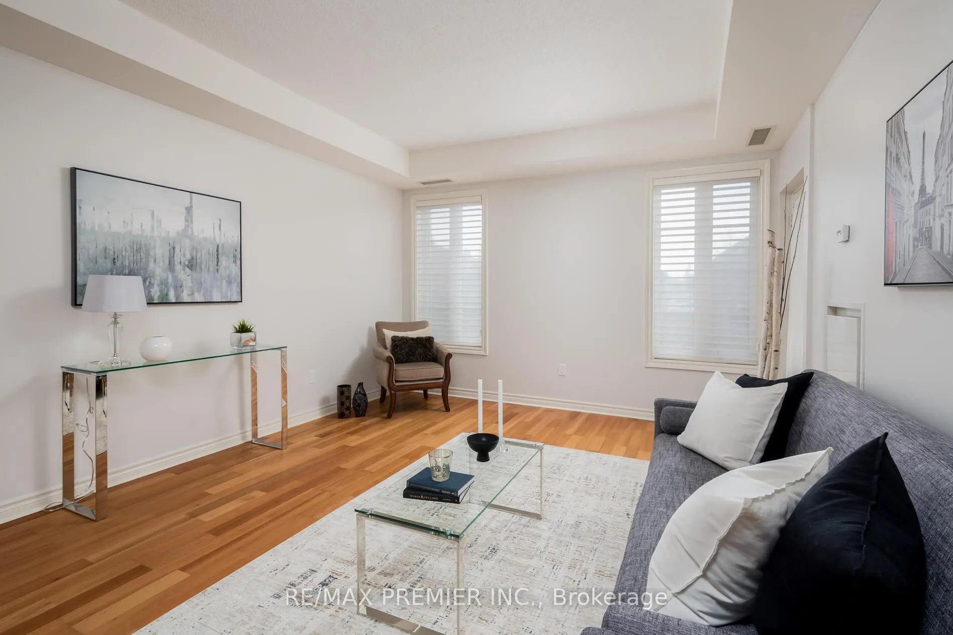 Photo 12 of Unit 206, 4620 Highway 7, Vaughan, East Woodbridge — HOMEH