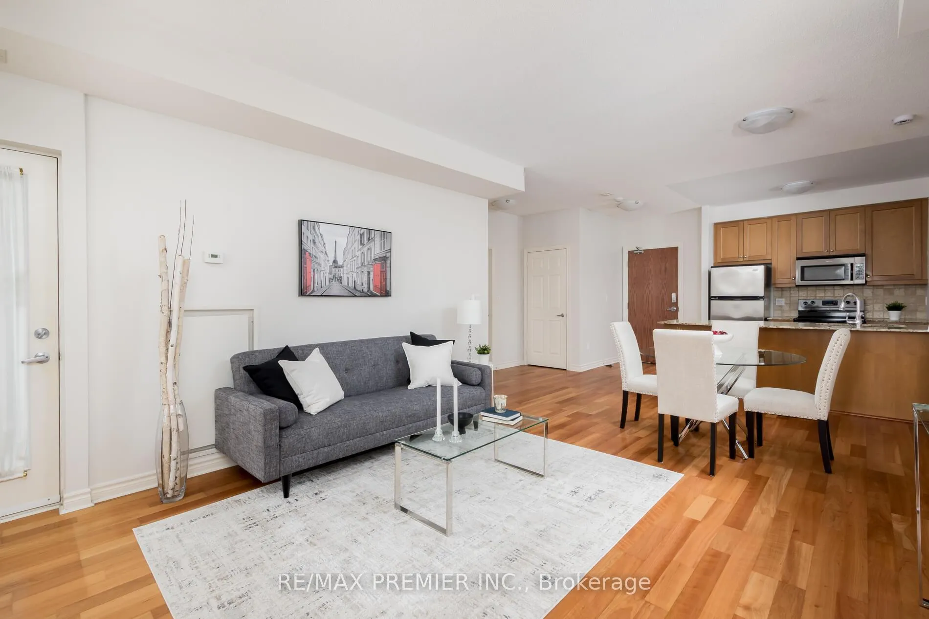 Photo 15 of Unit 206, 4620 Highway 7, Vaughan, East Woodbridge — HOMEH