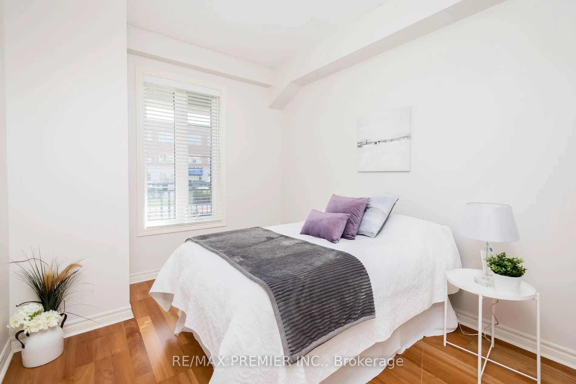 Photo 16 of Unit 206, 4620 Highway 7, Vaughan, East Woodbridge — HOMEH