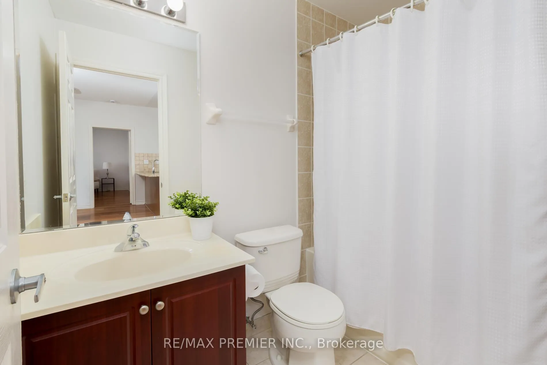 Photo 18 of Unit 206, 4620 Highway 7, Vaughan, East Woodbridge — HOMEH