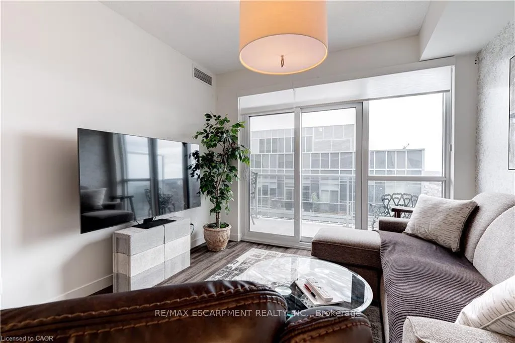 Photo 9 of Unit 2101, 2087 Fairview Street, Burlington, Freeman — HOMEH