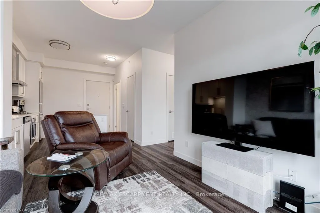 Photo 12 of Unit 2101, 2087 Fairview Street, Burlington, Freeman — HOMEH