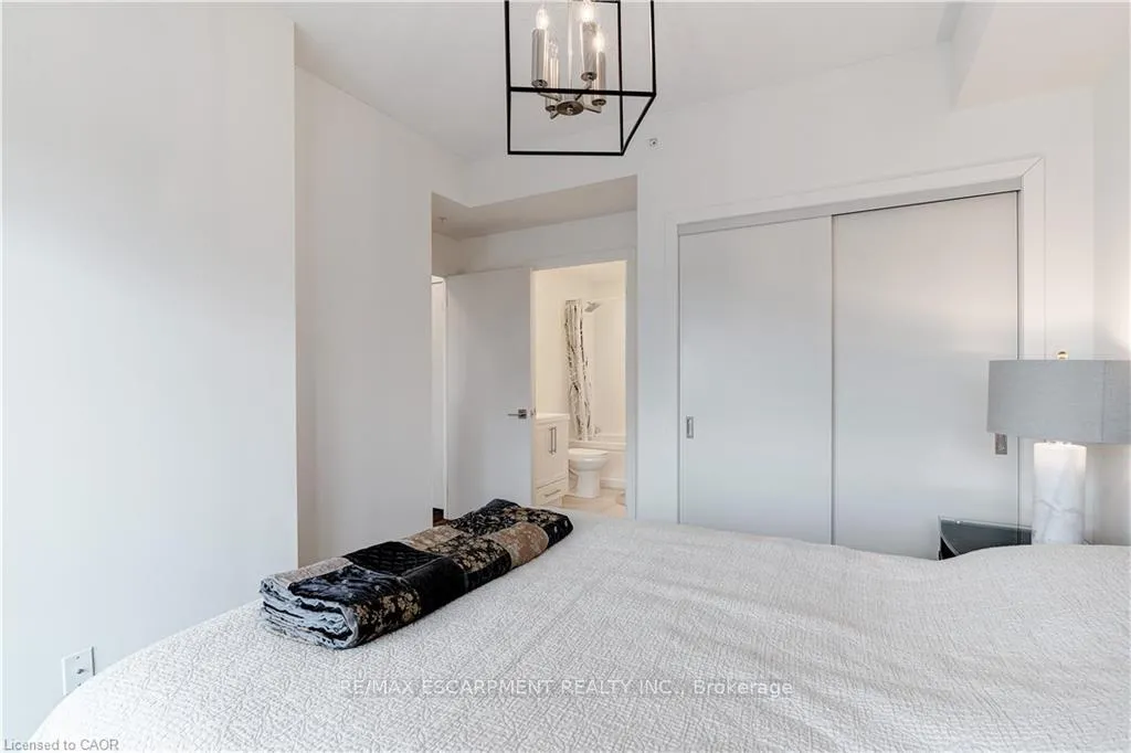 Photo 16 of Unit 2101, 2087 Fairview Street, Burlington, Freeman — HOMEH
