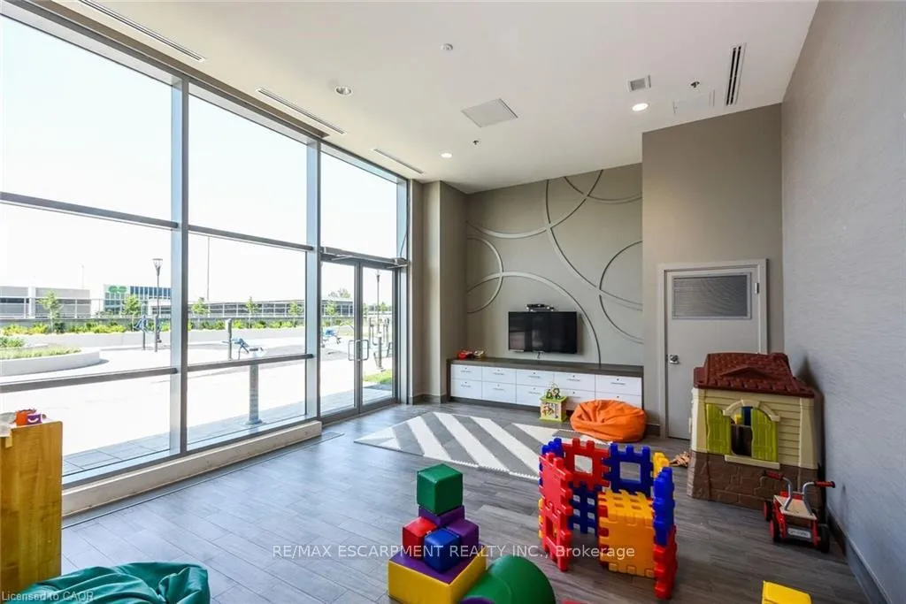 Photo 26 of Unit 2101, 2087 Fairview Street, Burlington, Freeman — HOMEH