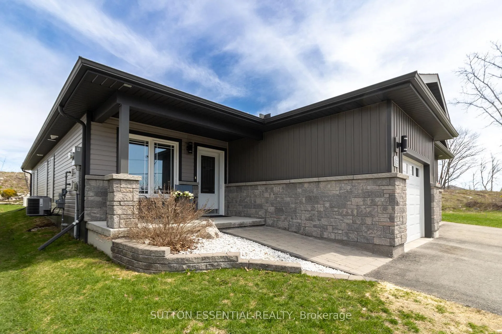 Photo 3 of 45B Centre Street, Brockville — HOMEH