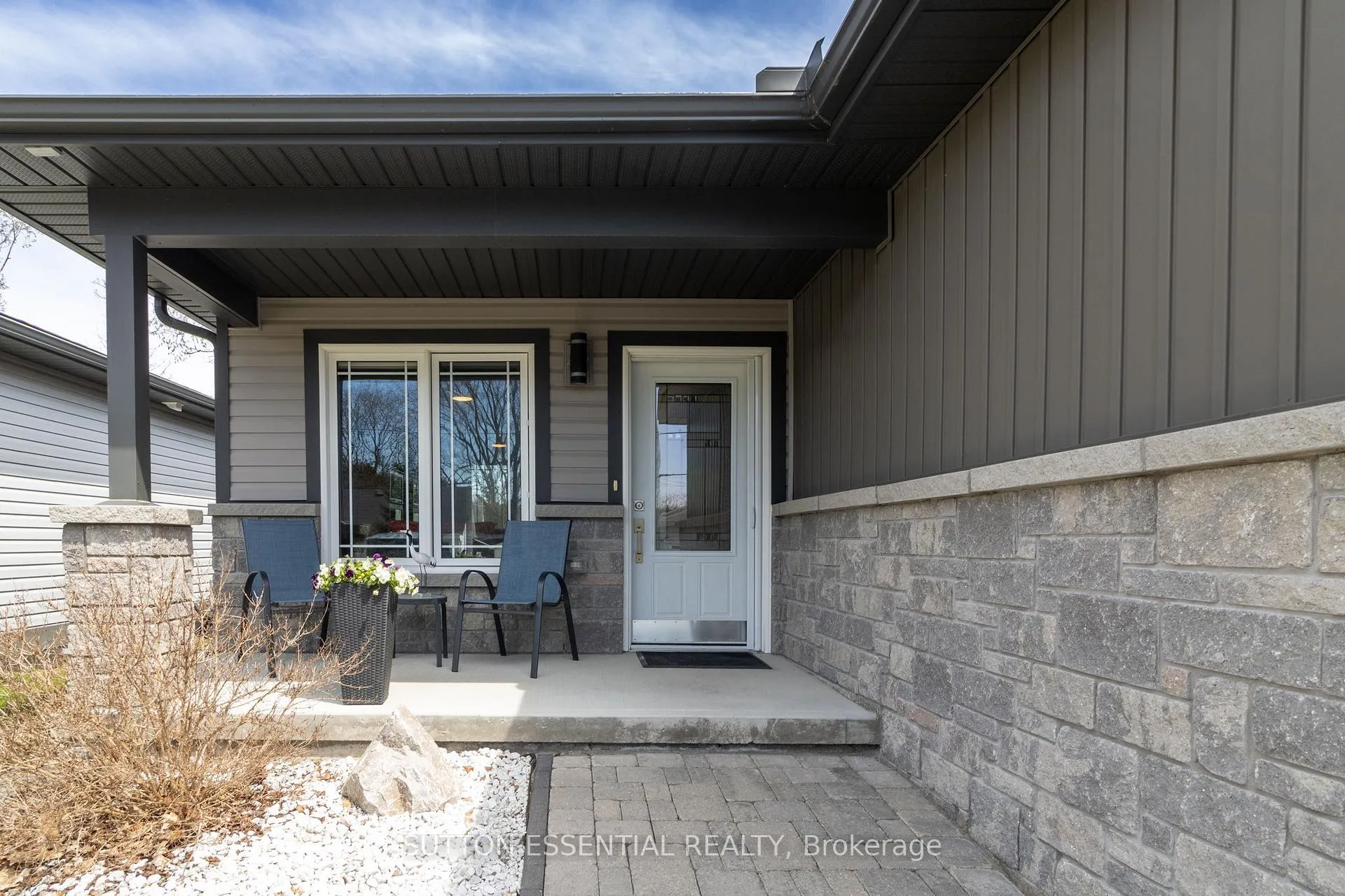 Photo 45 of 45B Centre Street, Brockville — HOMEH