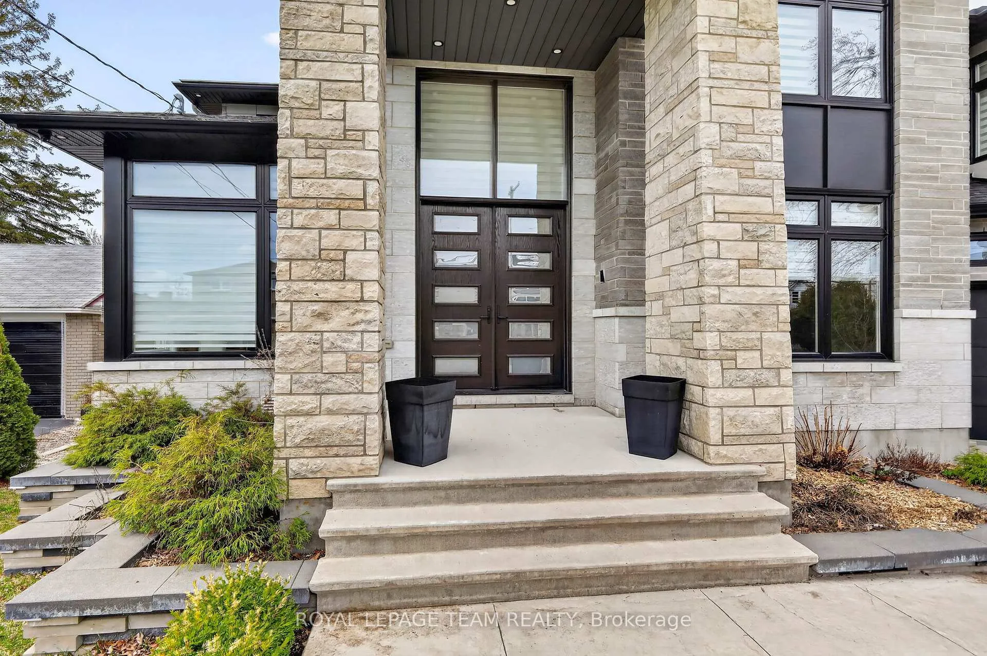 Photo 3 of 1670 Ortona Avenue, Ottawa, Carleton Heights — HOMEH