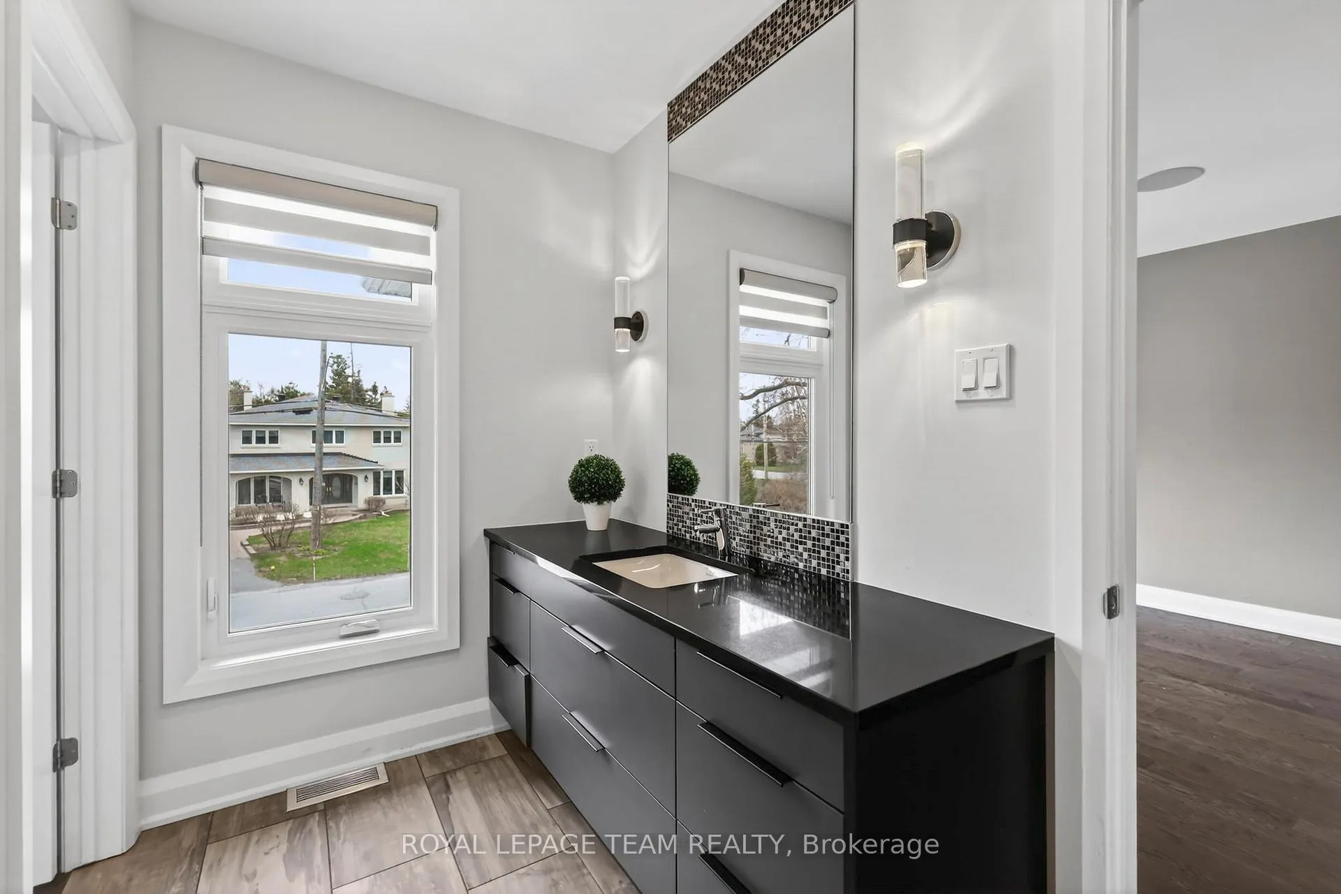 Photo 32 of 1670 Ortona Avenue, Ottawa, Carleton Heights — HOMEH
