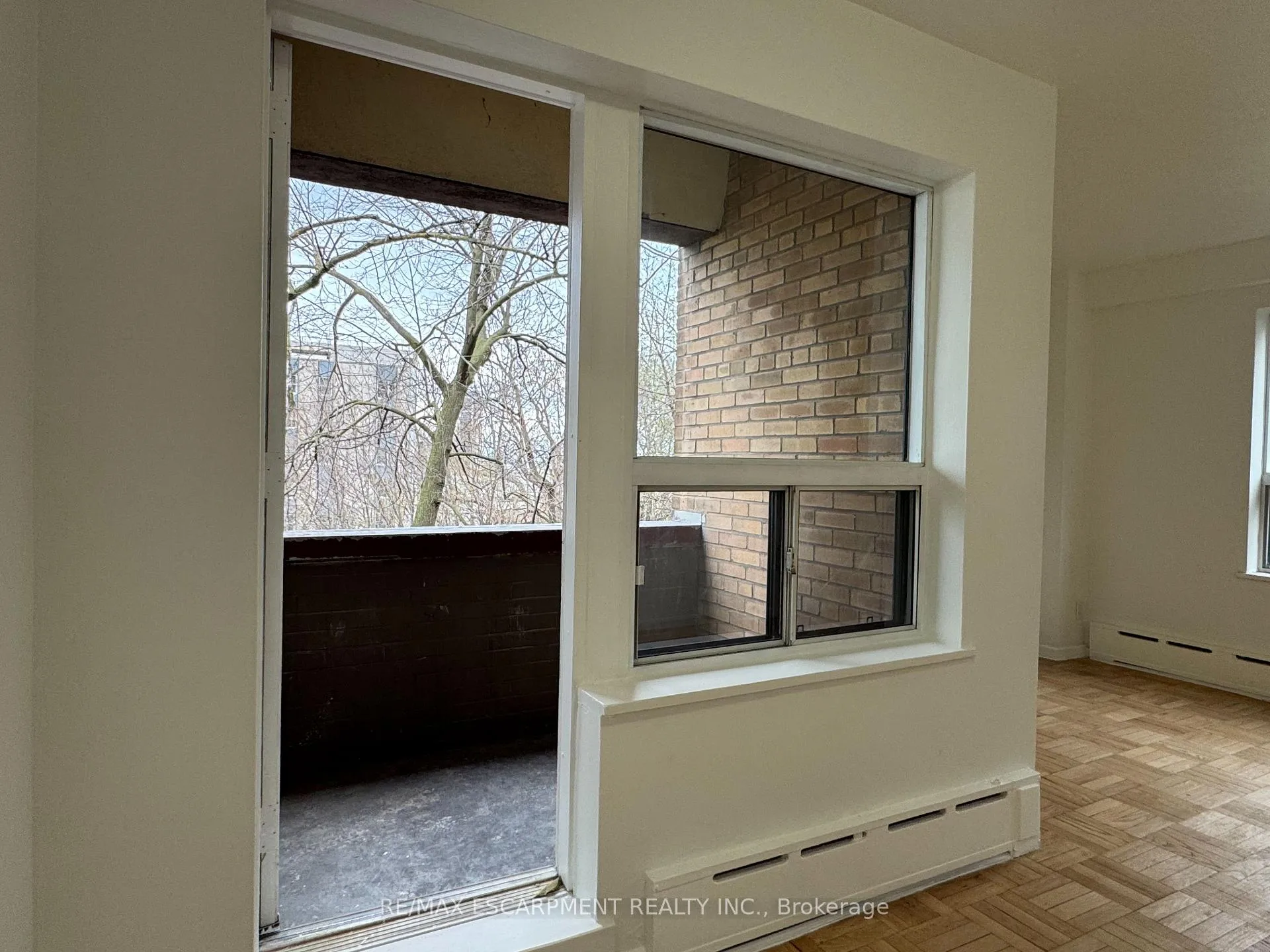 Photo 4 of Unit 206, 325A James Street S, Hamilton, Durand — HOMEH