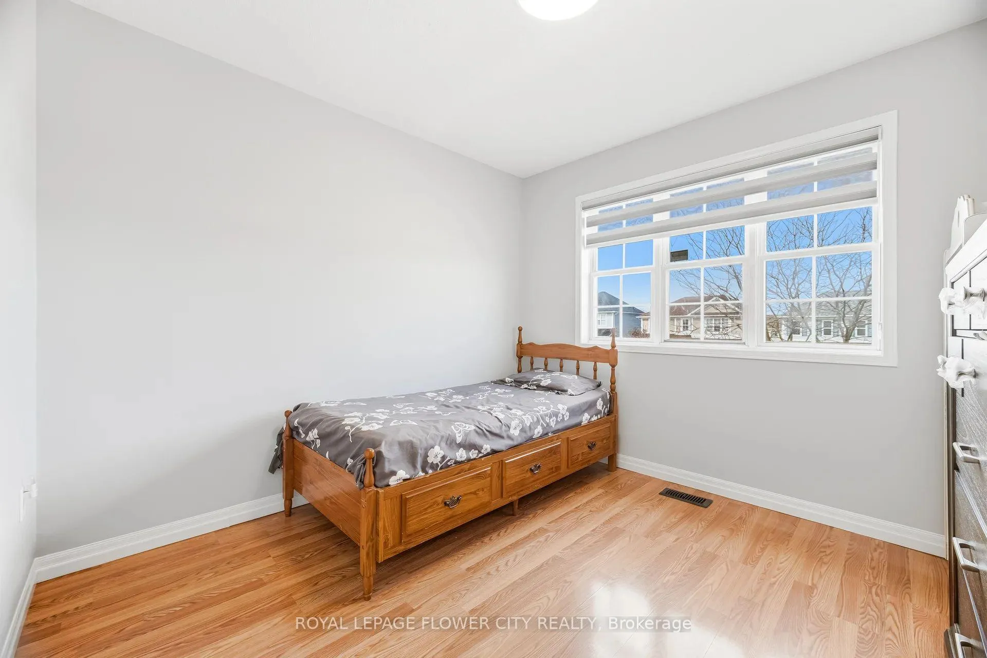 Photo 33 of 95 Osborn Avenue, Brantford, Shellard Lane — HOMEH