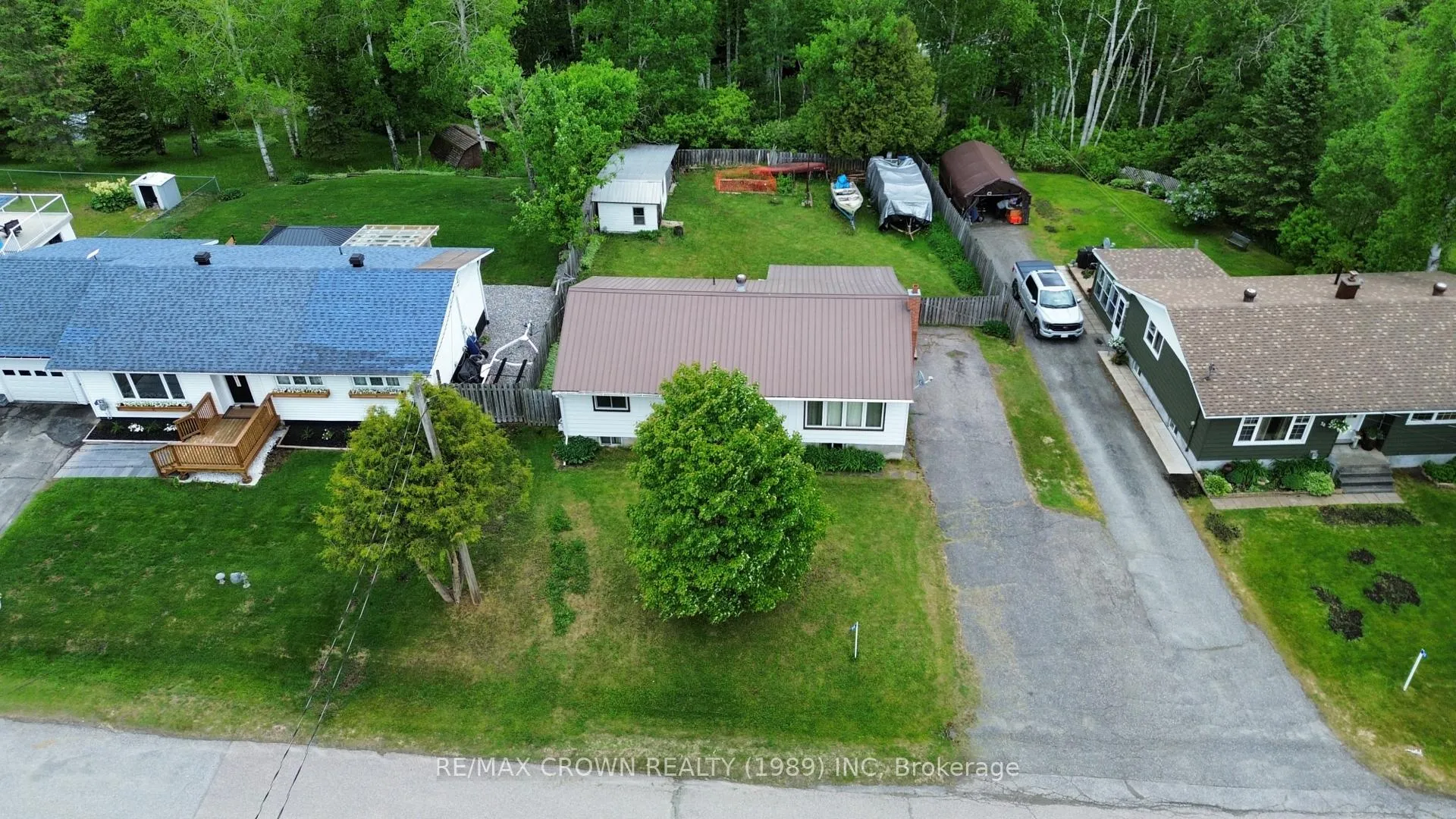 Photo 3 of 36 Birch Crescent, Temagami — HOMEH