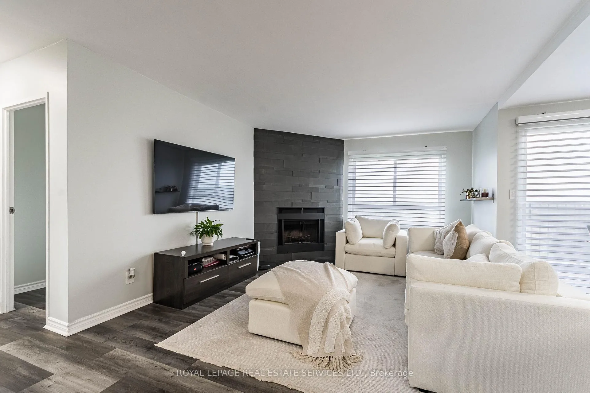 Photo 3 of Unit 619, 1000 Cedarglen Gate, Mississauga, Erindale — HOMEH