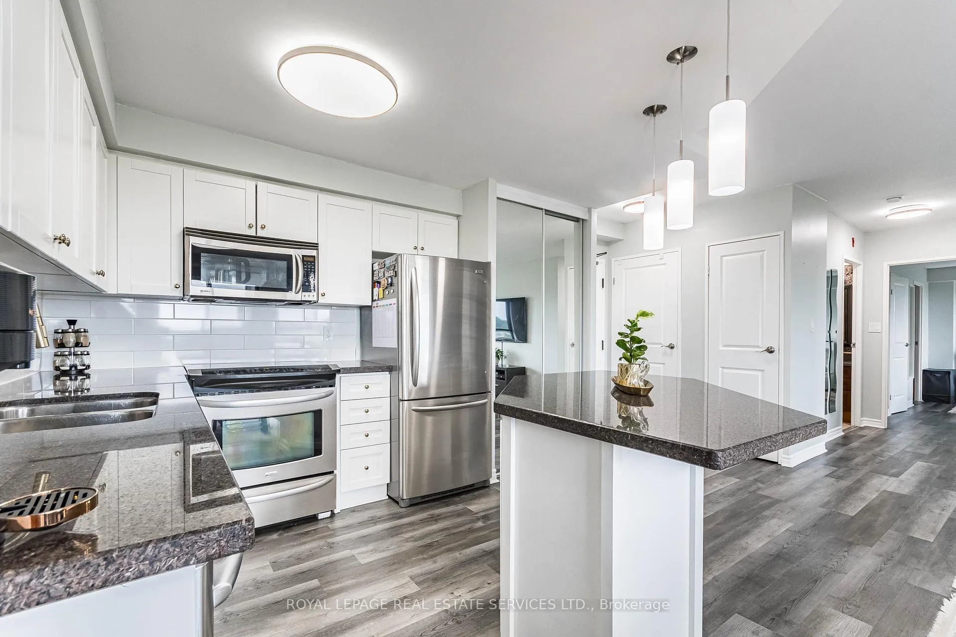 Photo 5 of Unit 619, 1000 Cedarglen Gate, Mississauga, Erindale — HOMEH