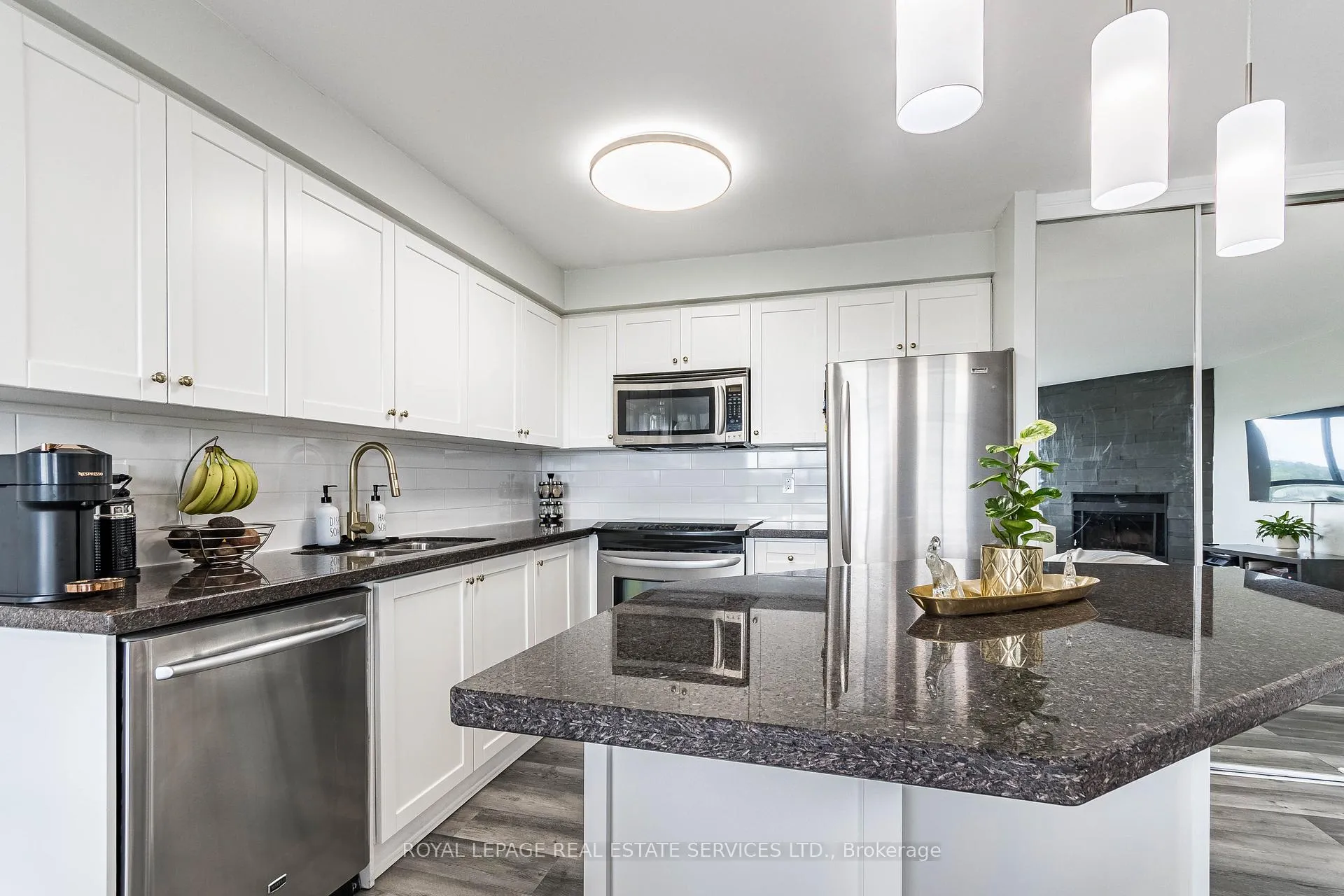 Photo 6 of Unit 619, 1000 Cedarglen Gate, Mississauga, Erindale — HOMEH