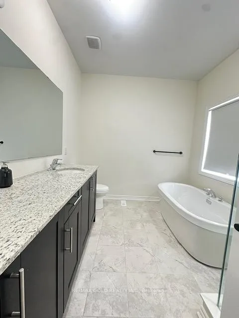 Photo 12 of 75 Arnold Circle, Brampton, Northwest Brampton — HOMEH