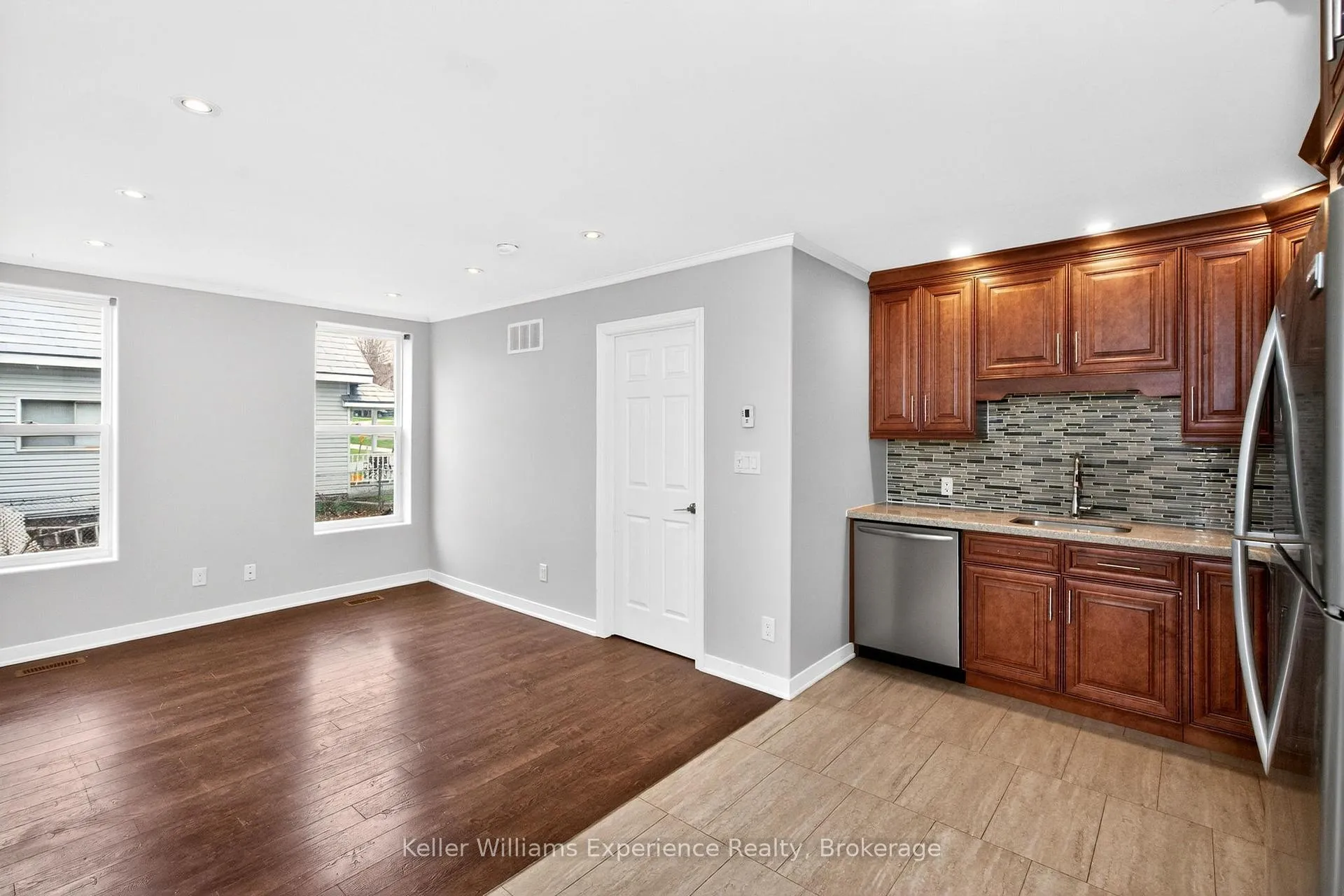 Photo 9 of Unit 2, 295 Bay Street, Midland — HOMEH