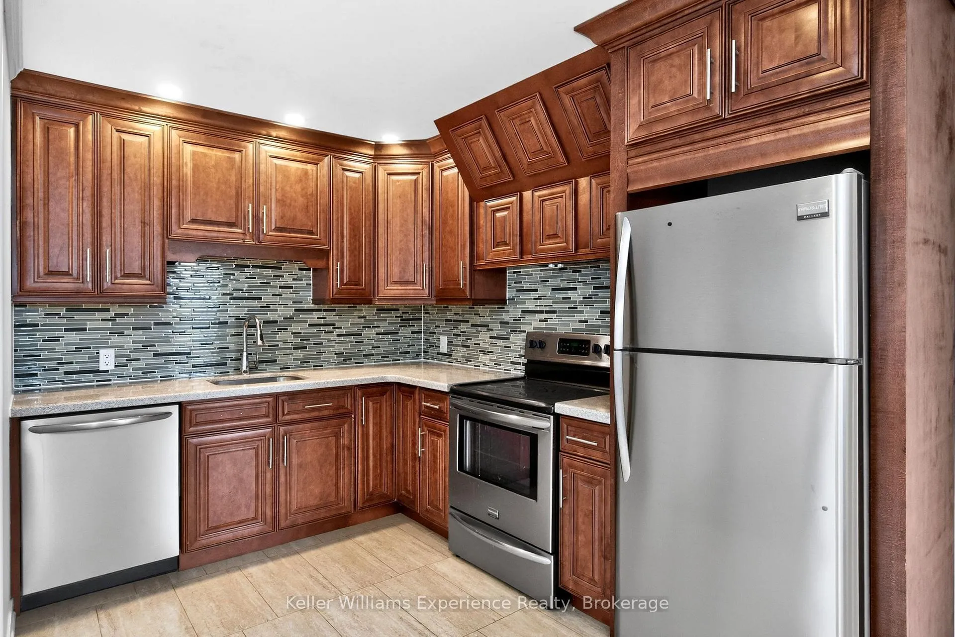 Photo 10 of Unit 2, 295 Bay Street, Midland — HOMEH